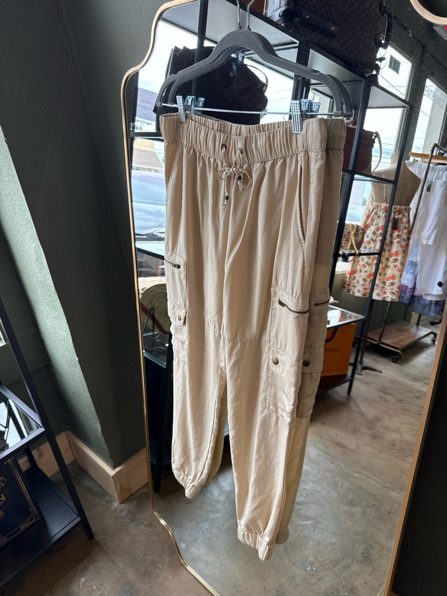Banana Republic Size S Cream Pants