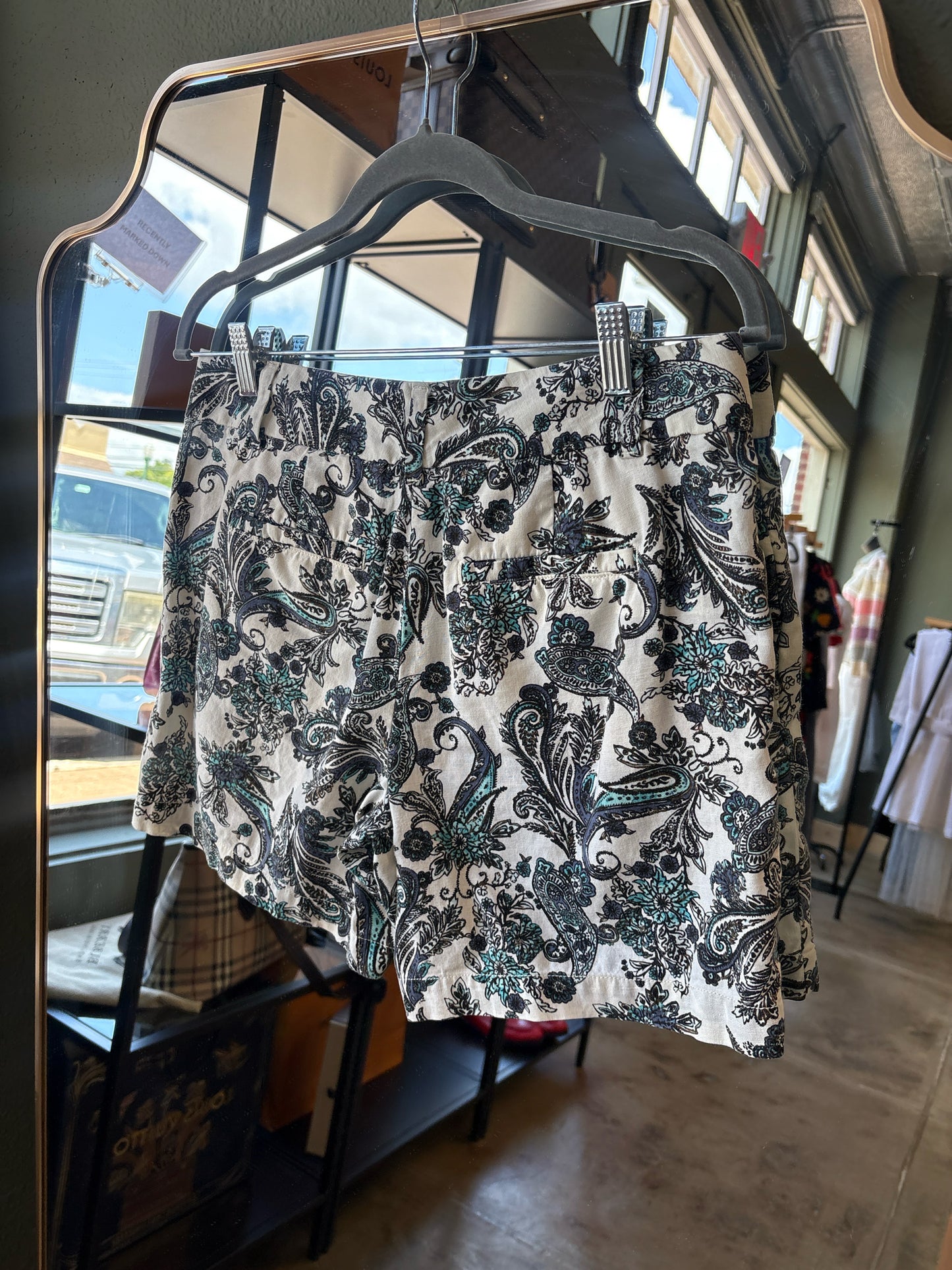 LOFT Size 4 multi Shorts