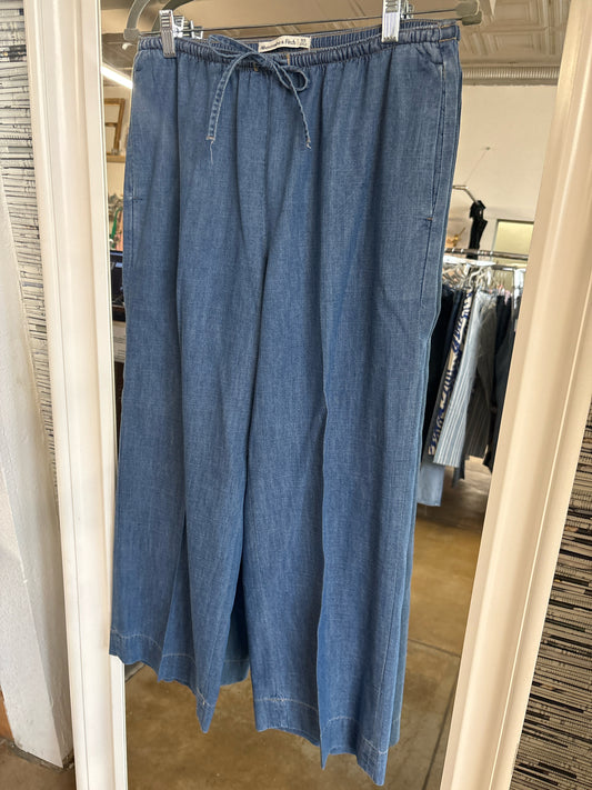 Abercrombie & Fitch Size S Chambray Pants