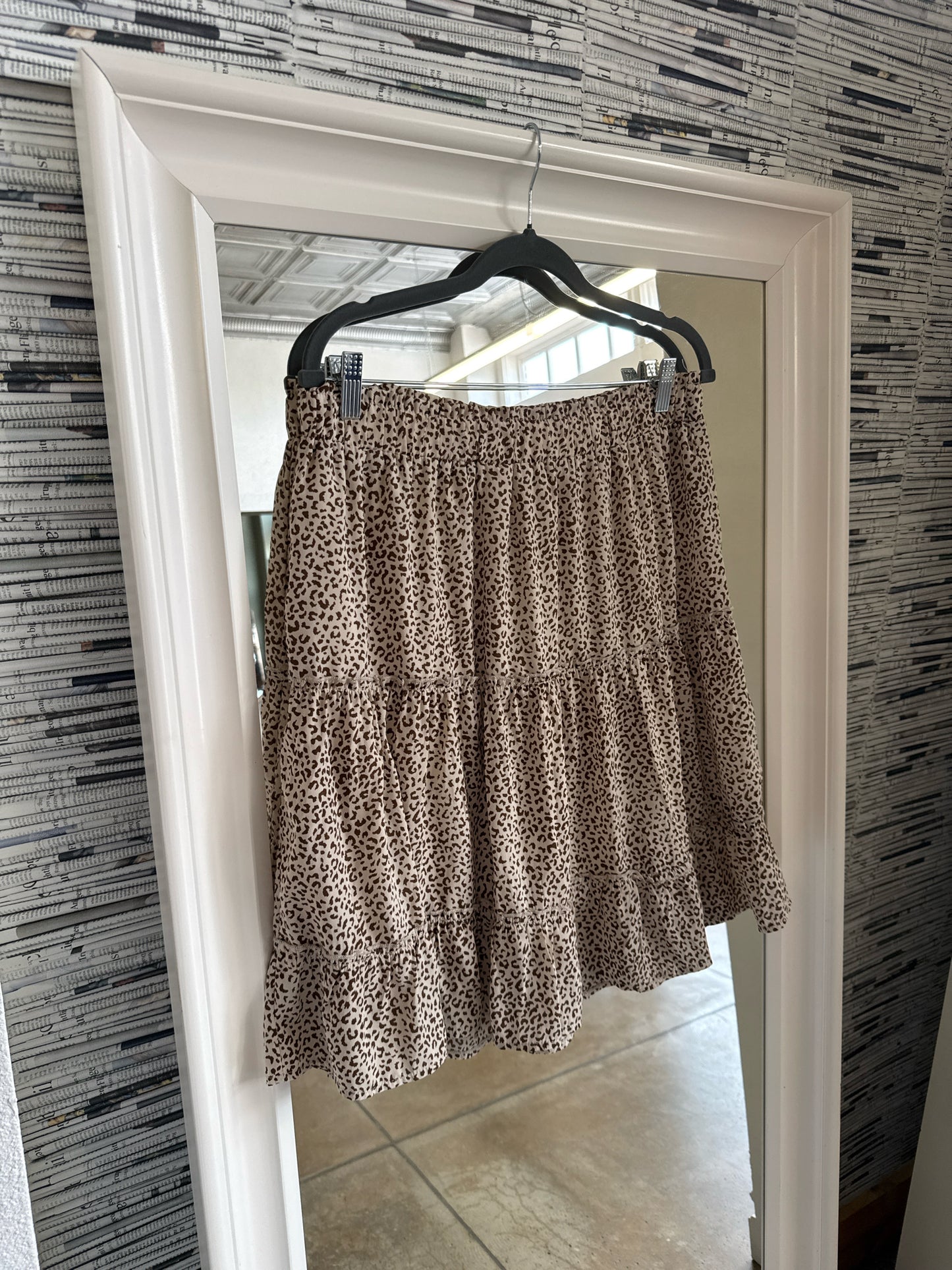 L Love Size 1X Cream/Brown Animal Print Skirt