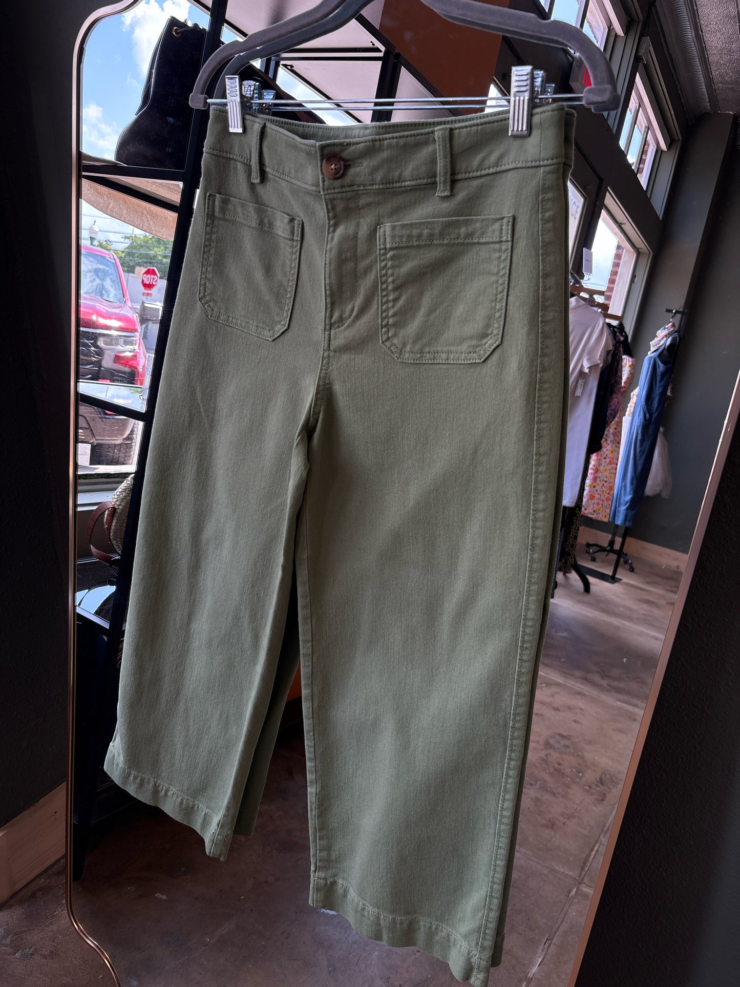 LOFT Size 4P Green Pants