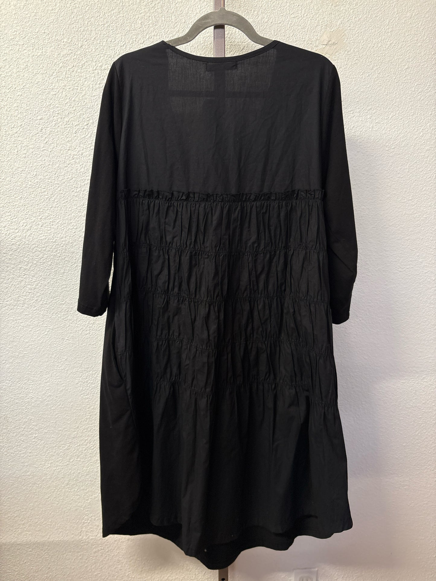 Snapdragon & Twig Size L Black Dress