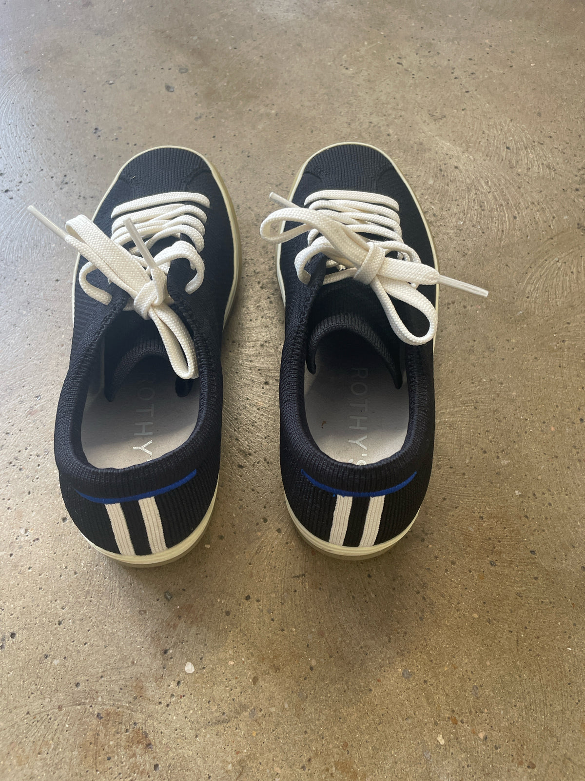 ROTHY'S Shoe Size 5 Black Sneakers