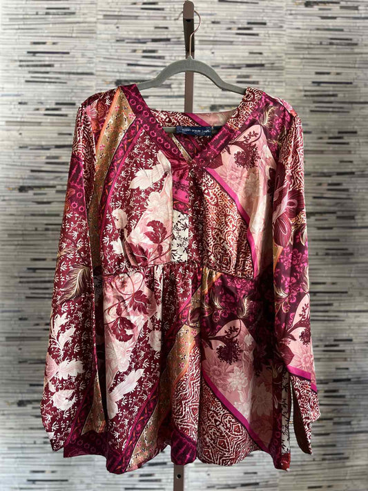 Susan Graver Size 1X burgandy Floral Top