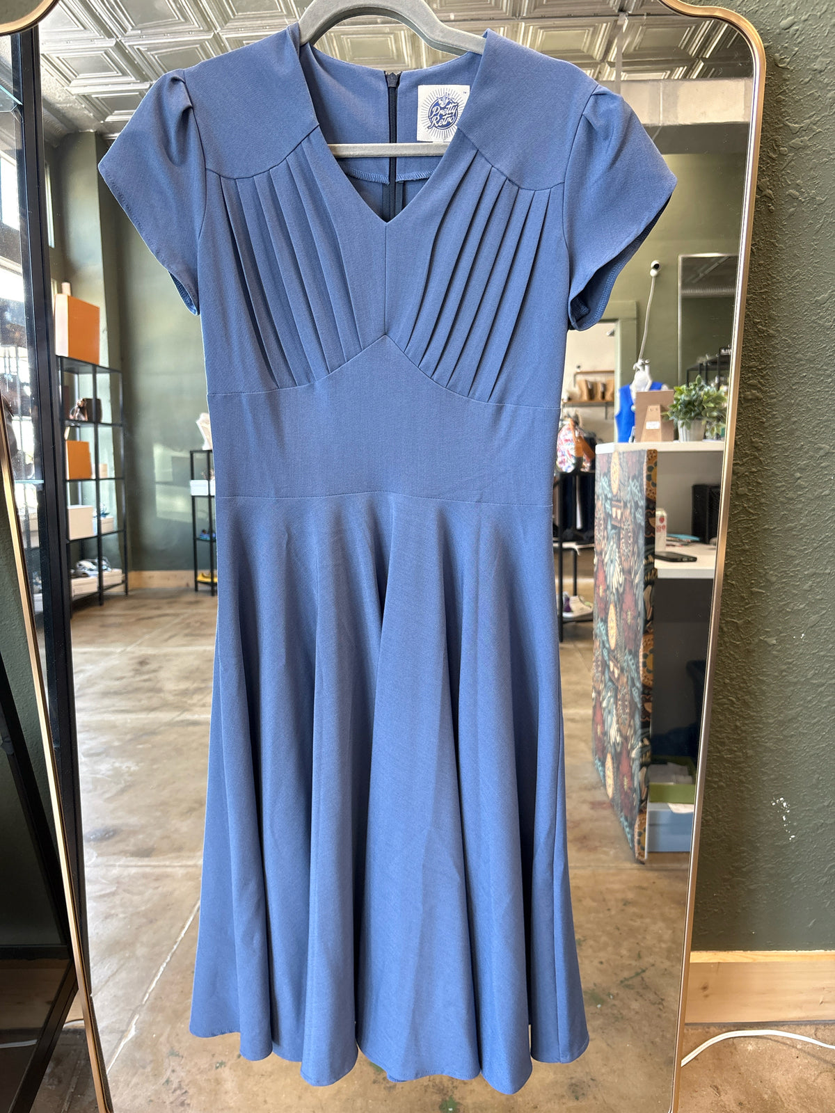 Pretty Retro Size 10 Blue Dress