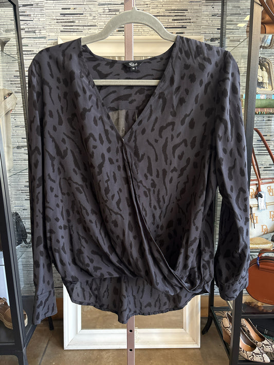 Rails Size XS Gray Animal Print Top