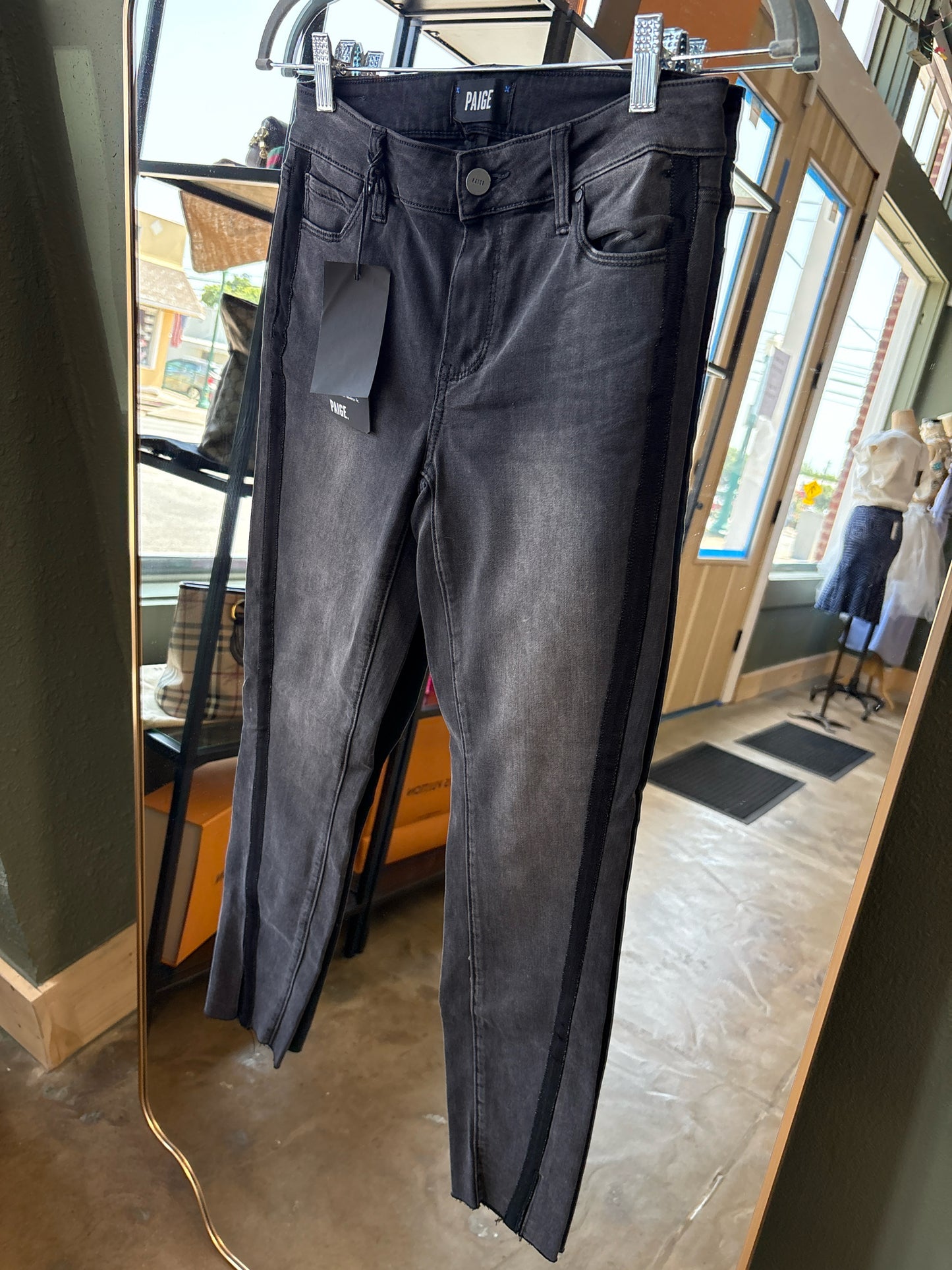 PAIGE Size 27 Black Jeans