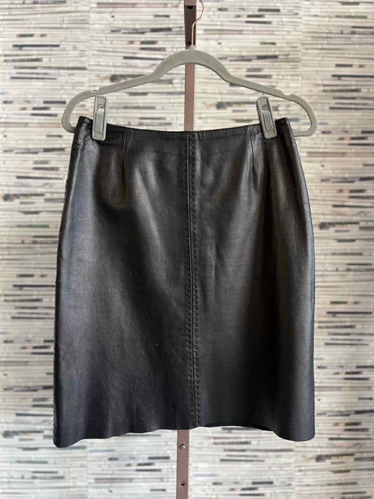 Petite Sophisticate Size 6 Black Skirt