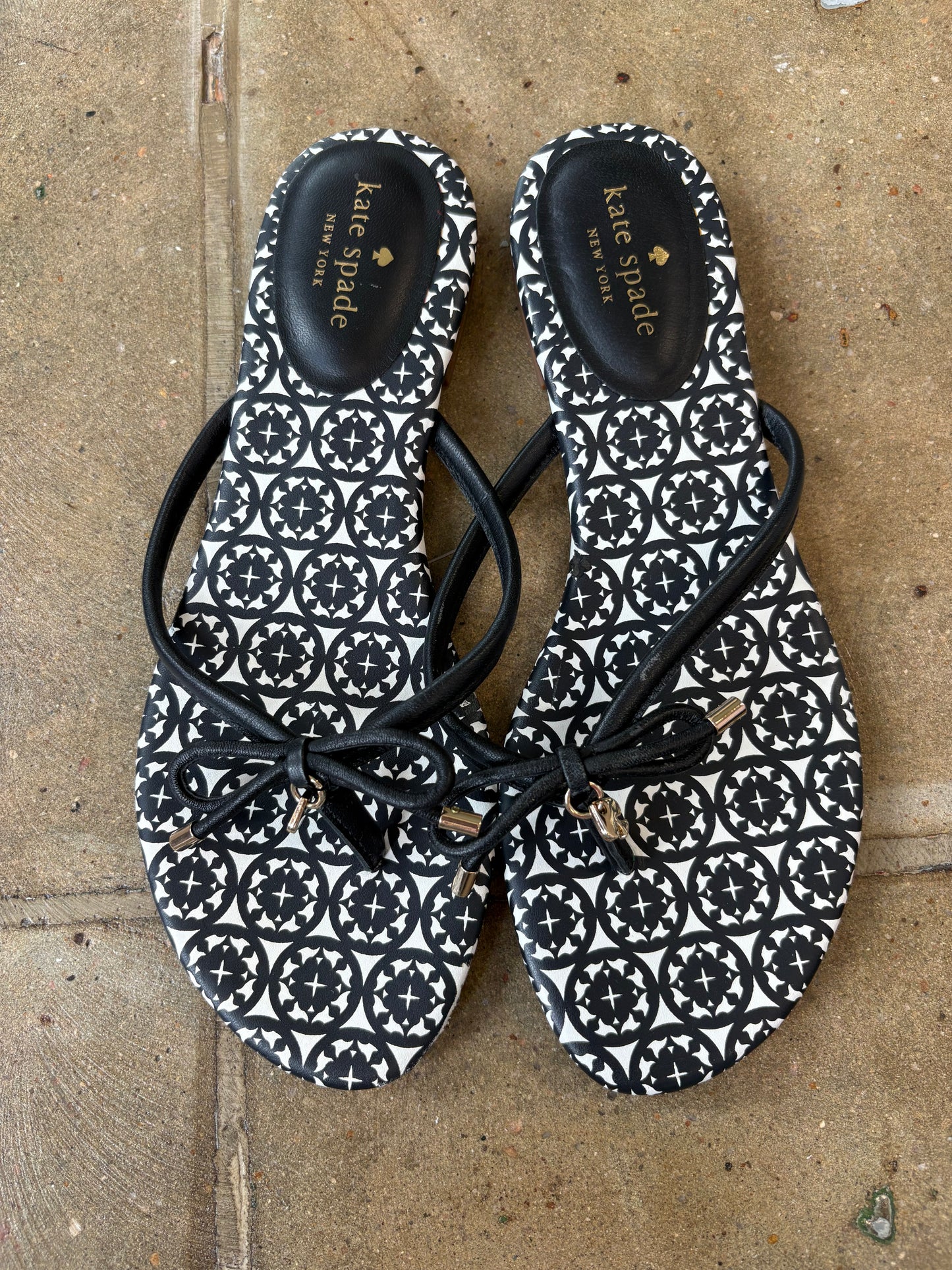 Kate Spade Shoe Size 9 Black & White Flip Flops