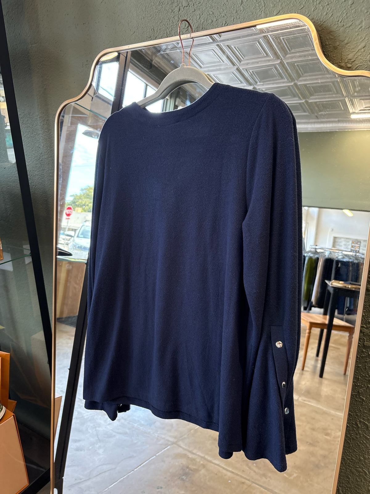 Chelsea & Theodore Size XL Navy Top