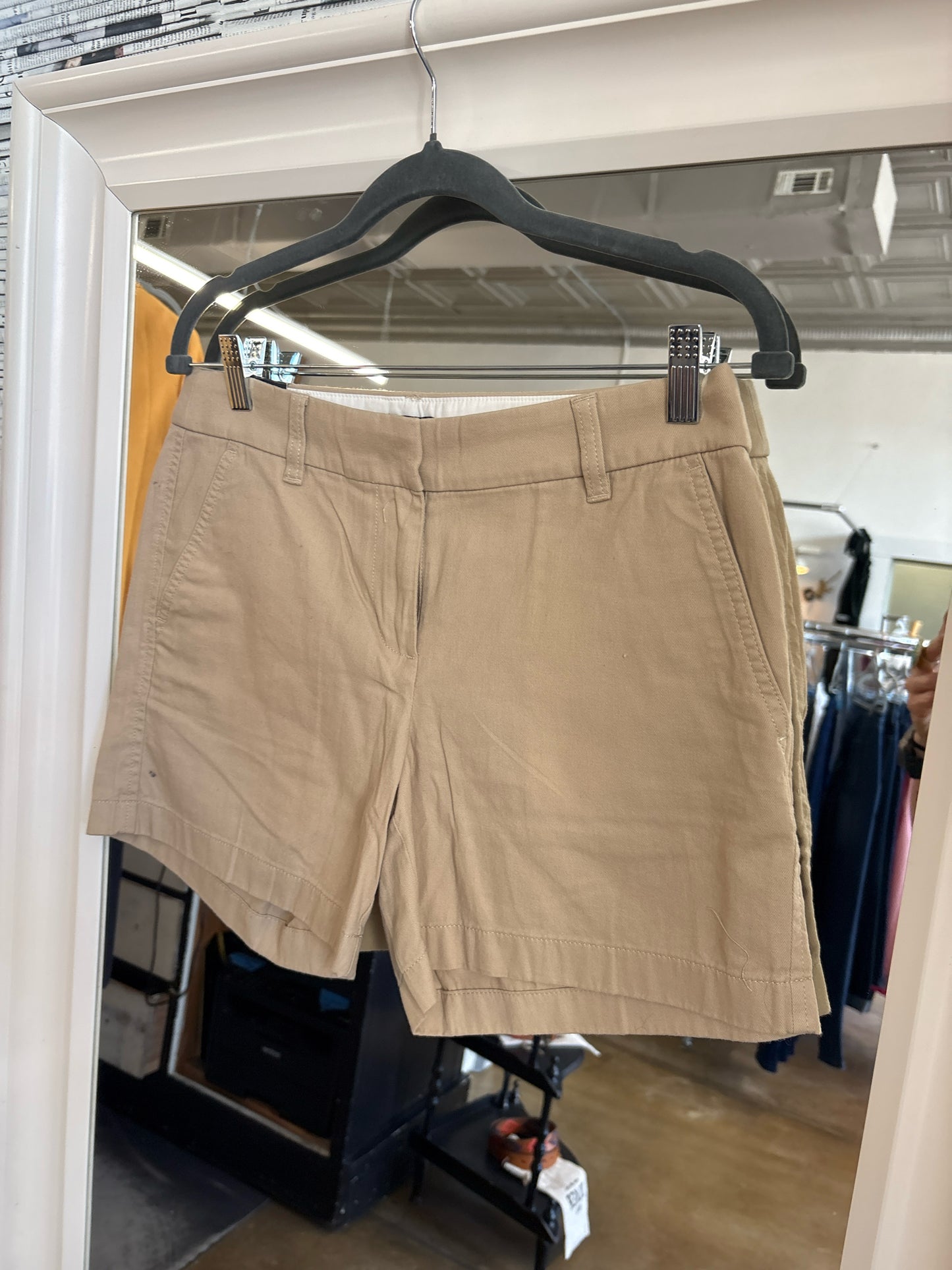 J. CREW Size 4 Khaki Shorts