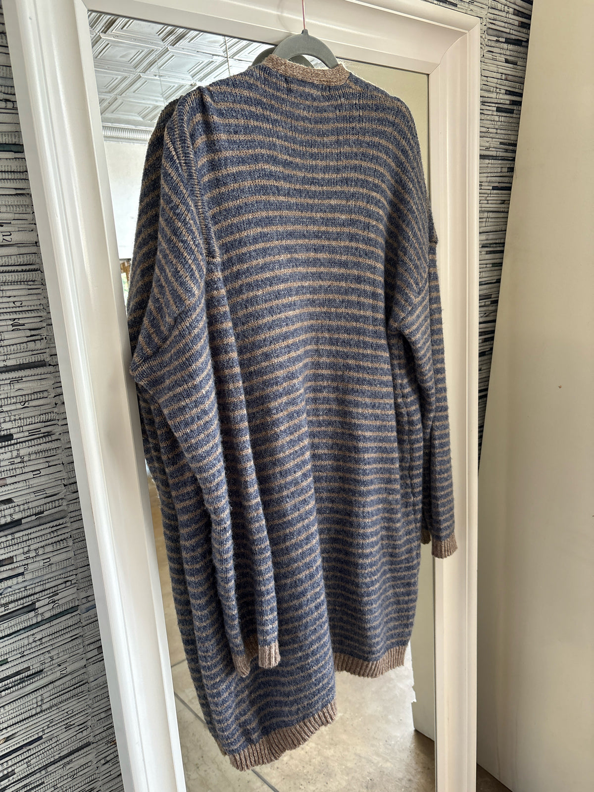 carly jean Size M blue and tan Cardigan