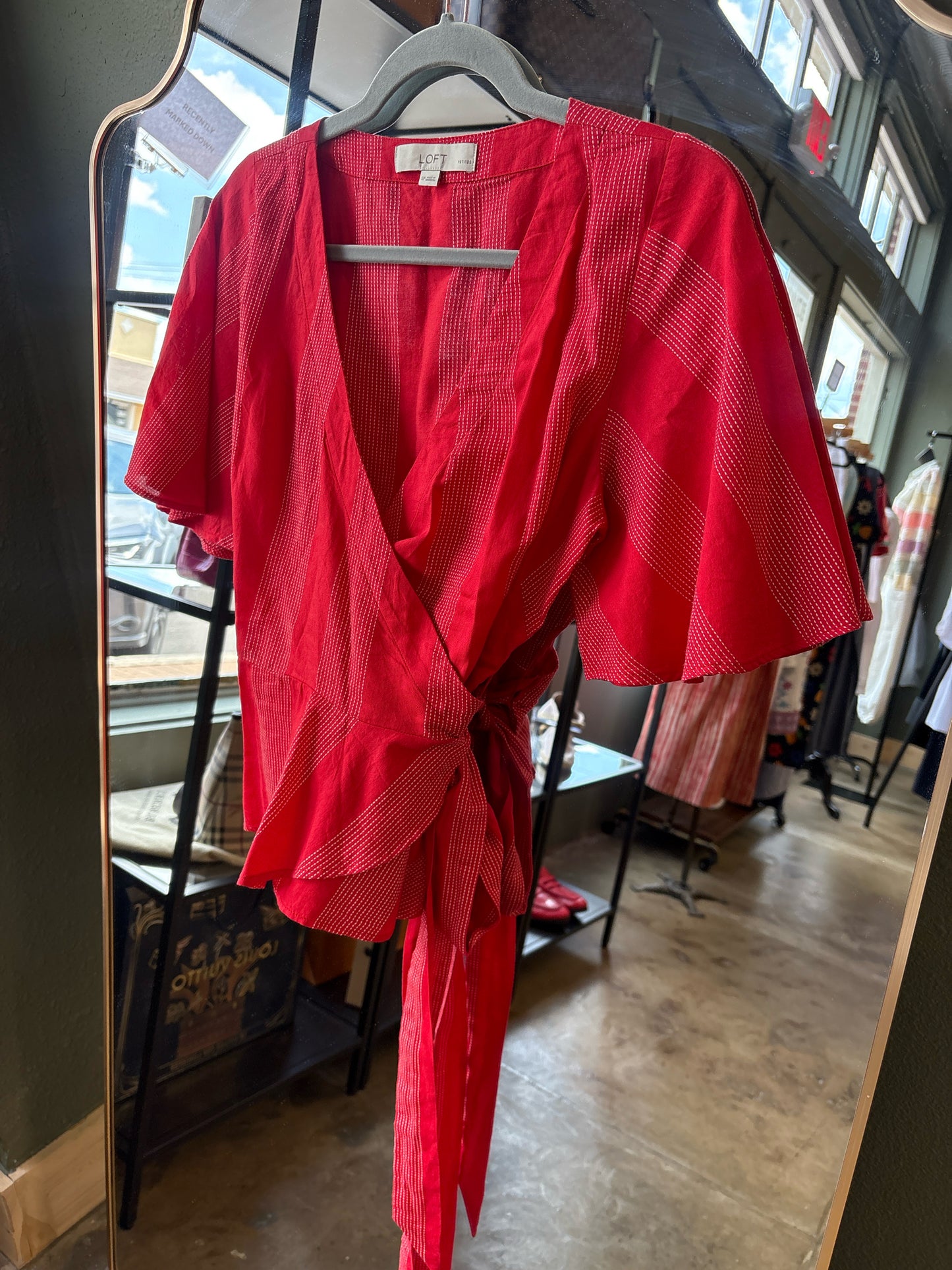 LOFT Size SP Red & White Top