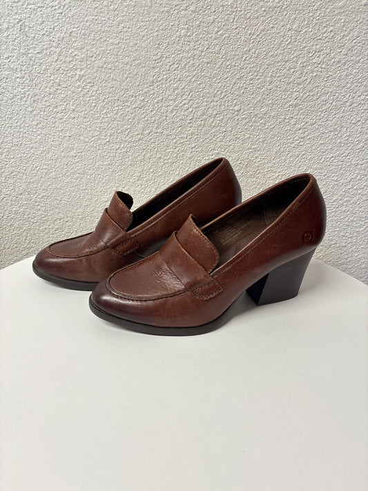 Born Shoe Size 8M Heels