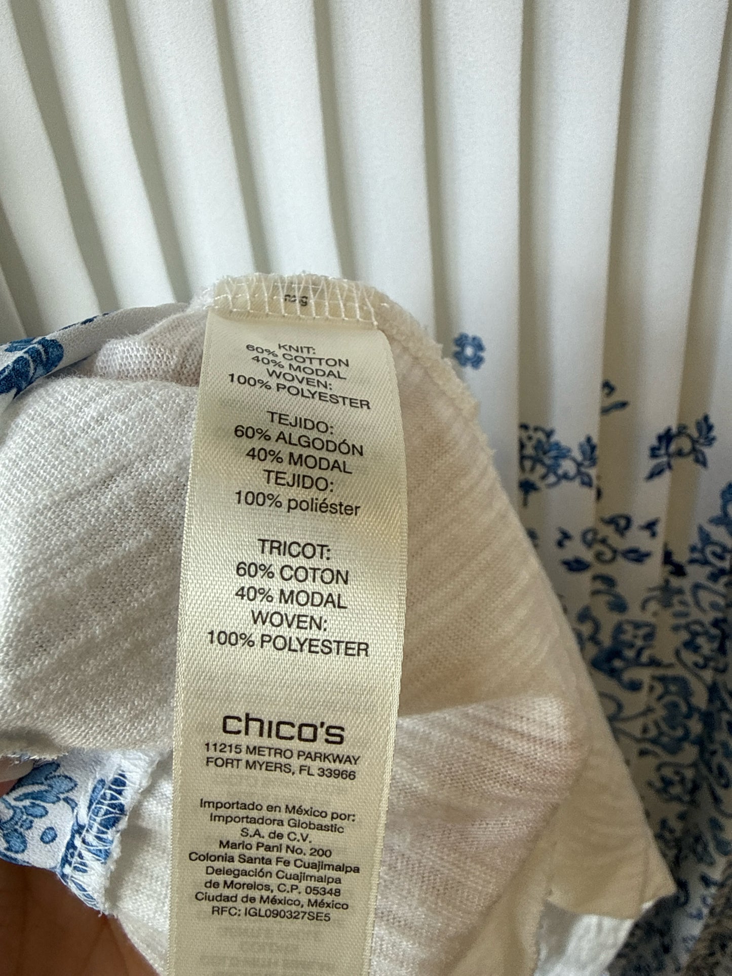 CHICO'S Size 2 White Tee