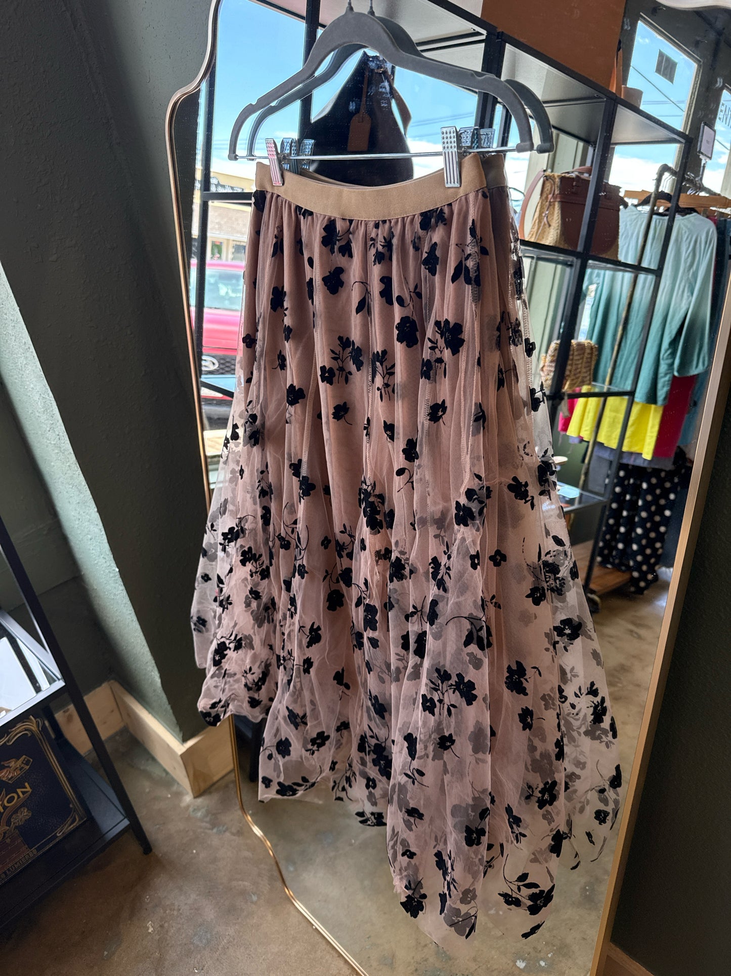 Chic Wish Size S/M Tan/Black Skirt