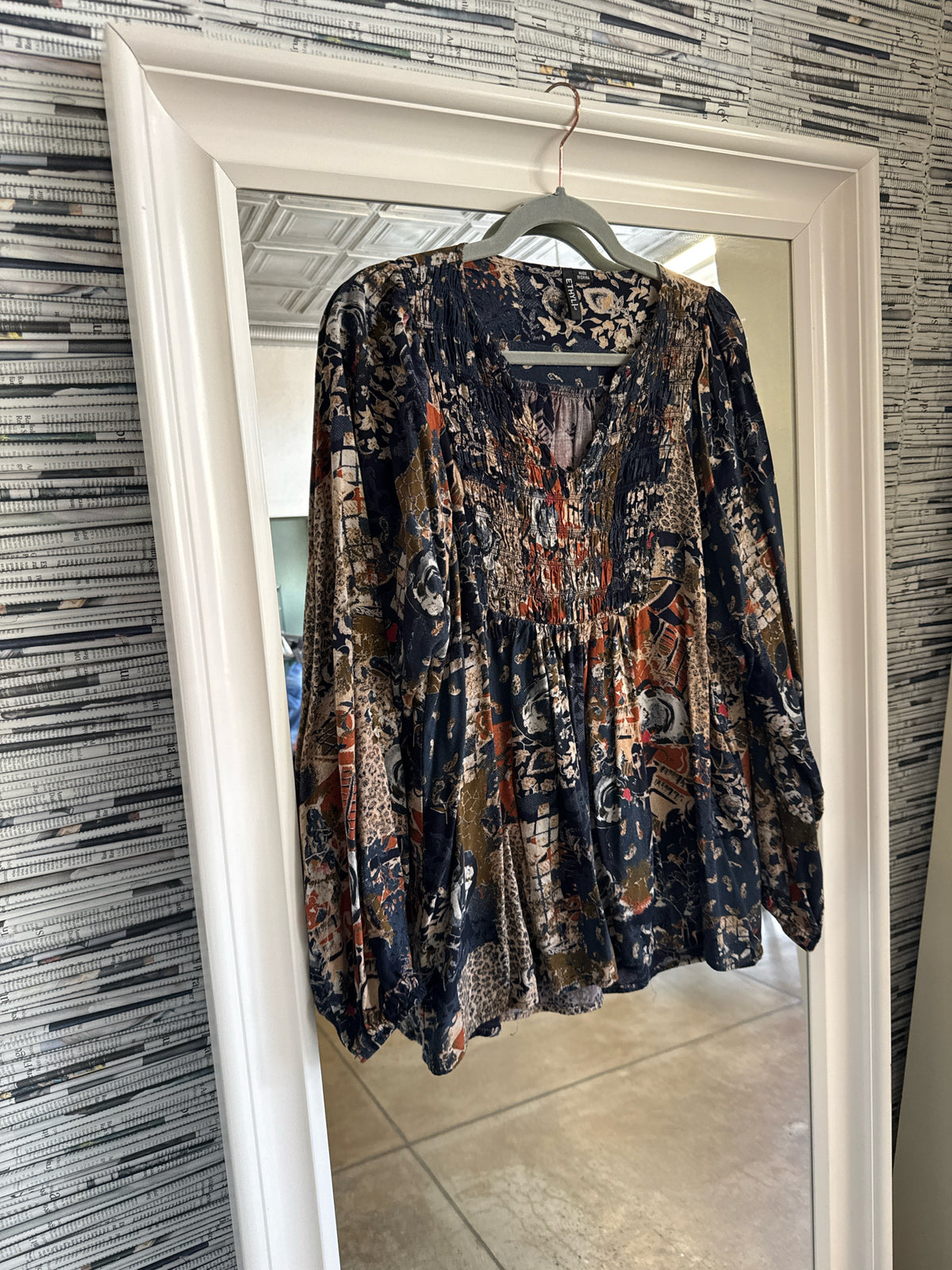 Ethyl Size L Blue/Orange Top