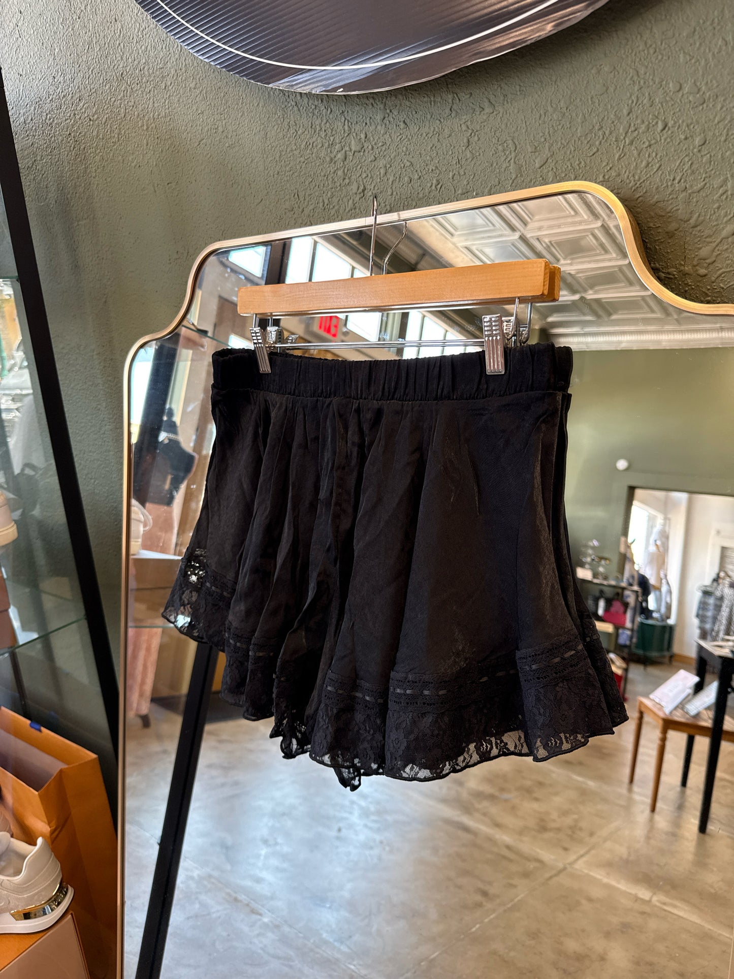 Intimately Size M Black Shorts