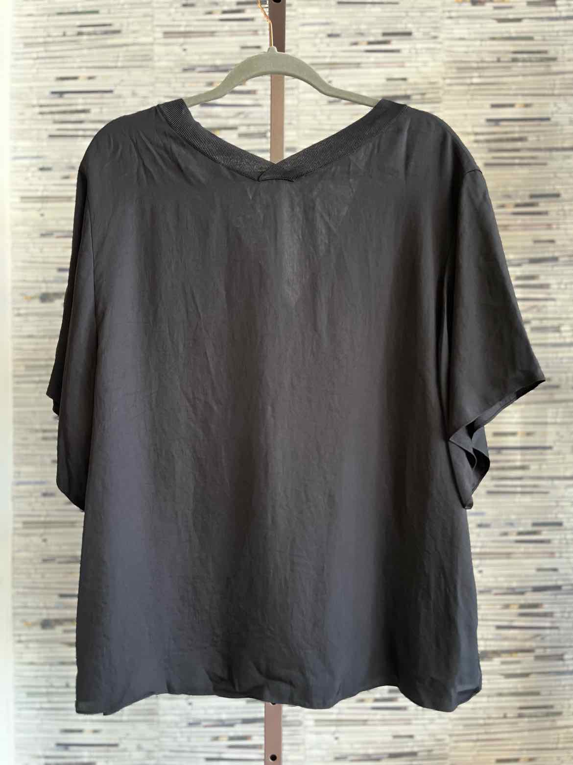 Vince Size XL Black V-neck Top