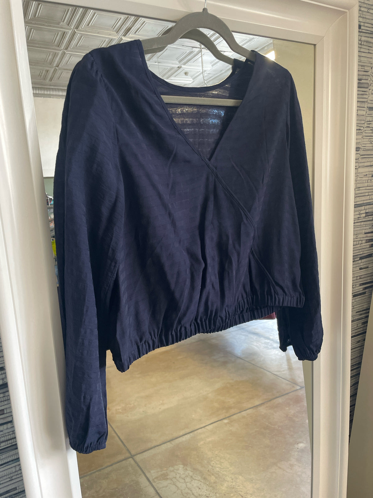 LOFT Size XS Navy Top