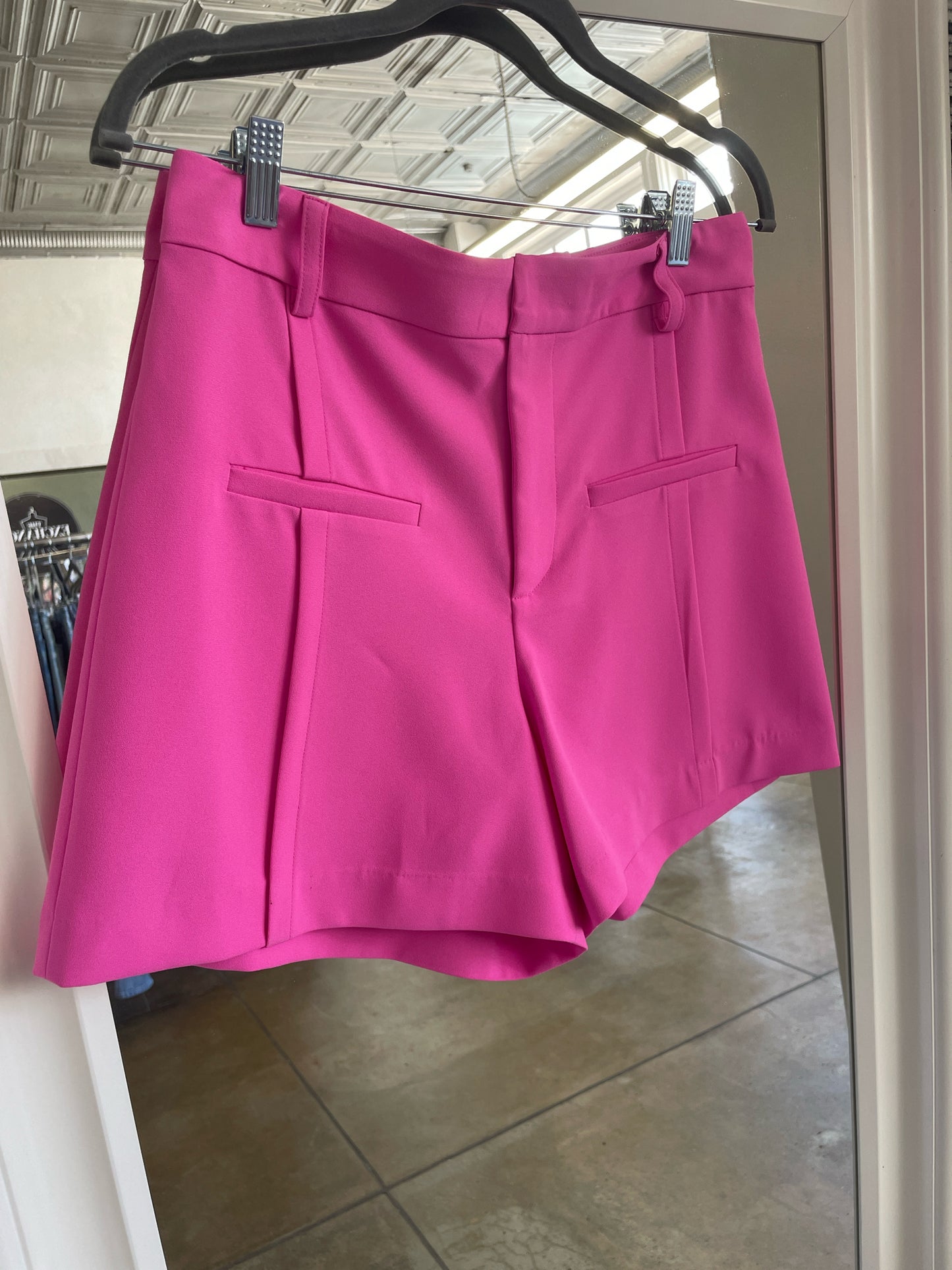 LA MIEL Size M Hot Pink Shorts