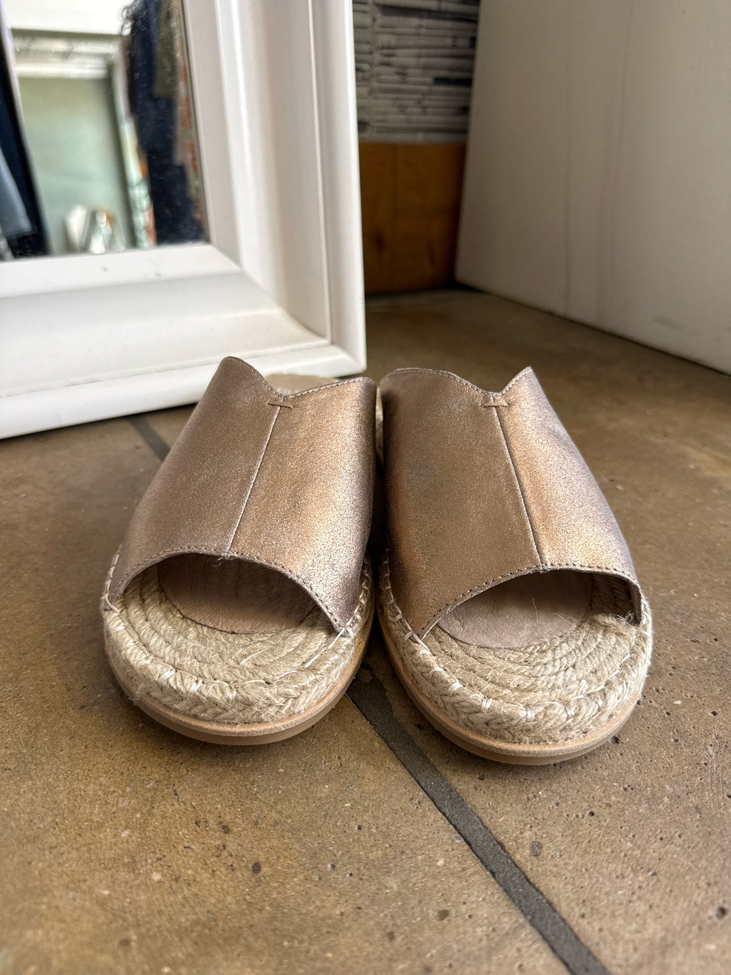 EILEEN FISHER Shoe Size 10 Bronze Sandals