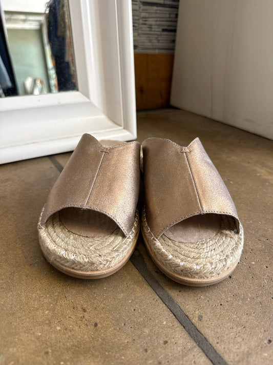 EILEEN FISHER Shoe Size 10 Bronze Sandals