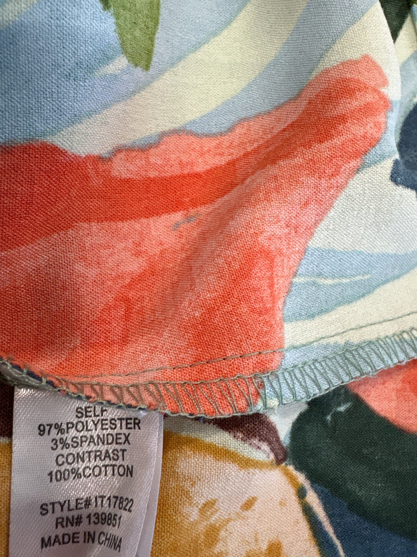 oddi Size M green multi Top