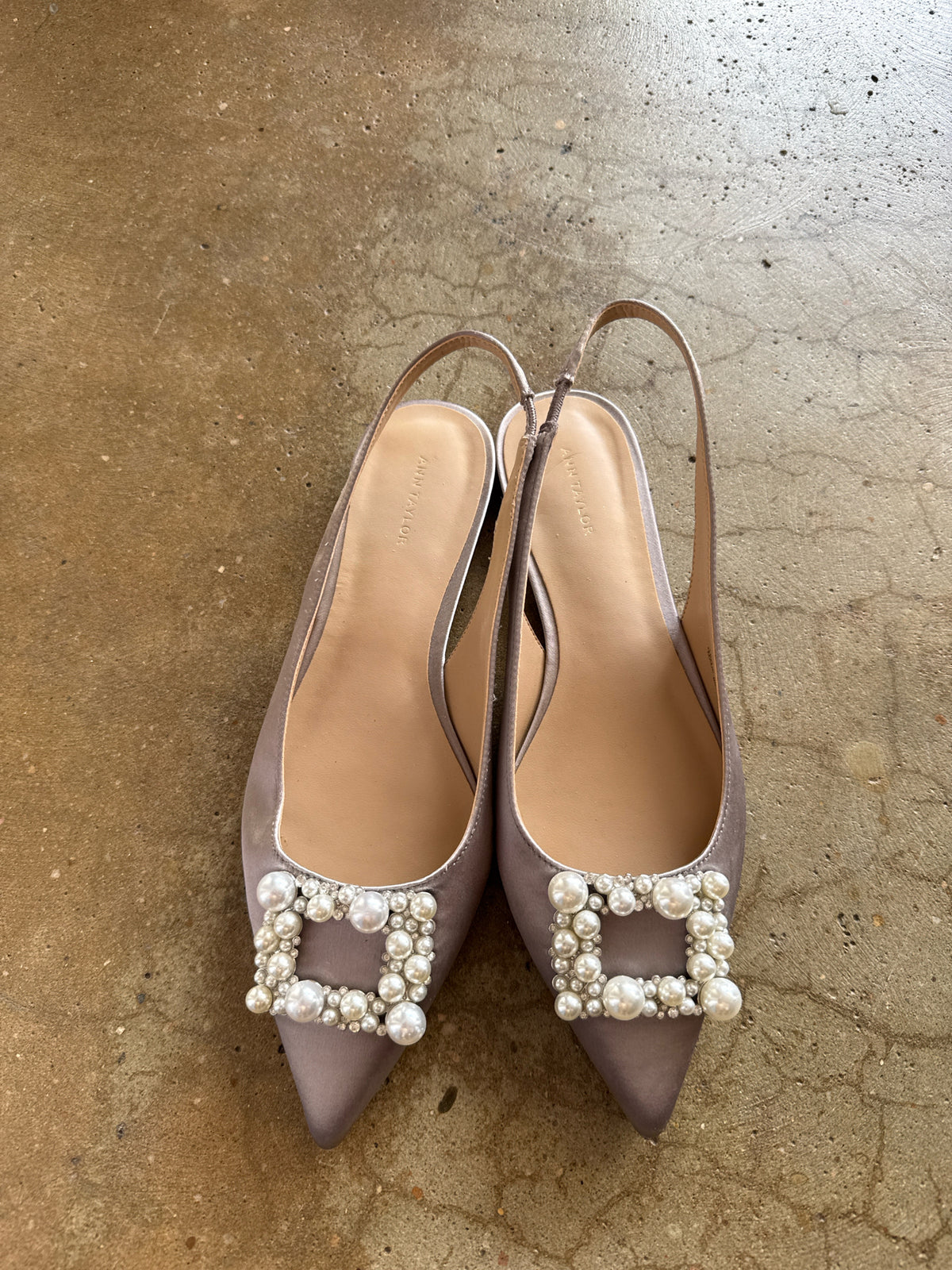 ANN TAYLOR Shoe Size 6 Silver Flats