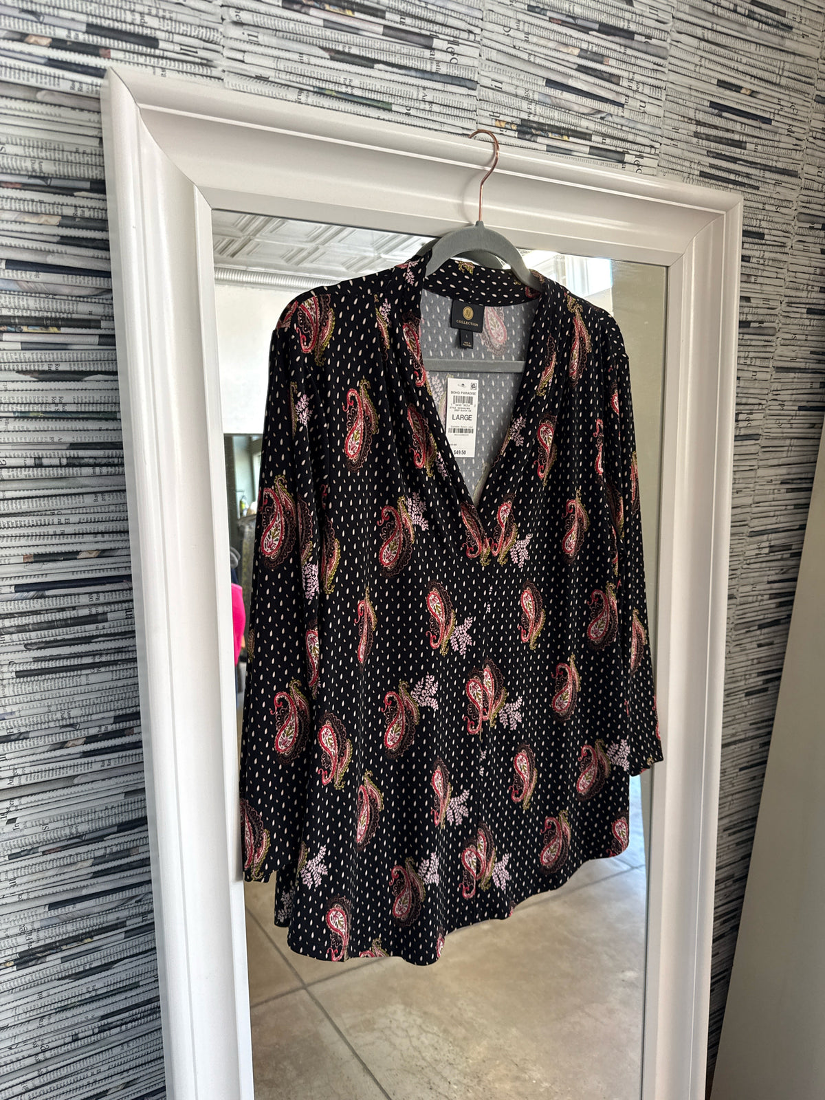 JM Collection Size L Black/Red Top