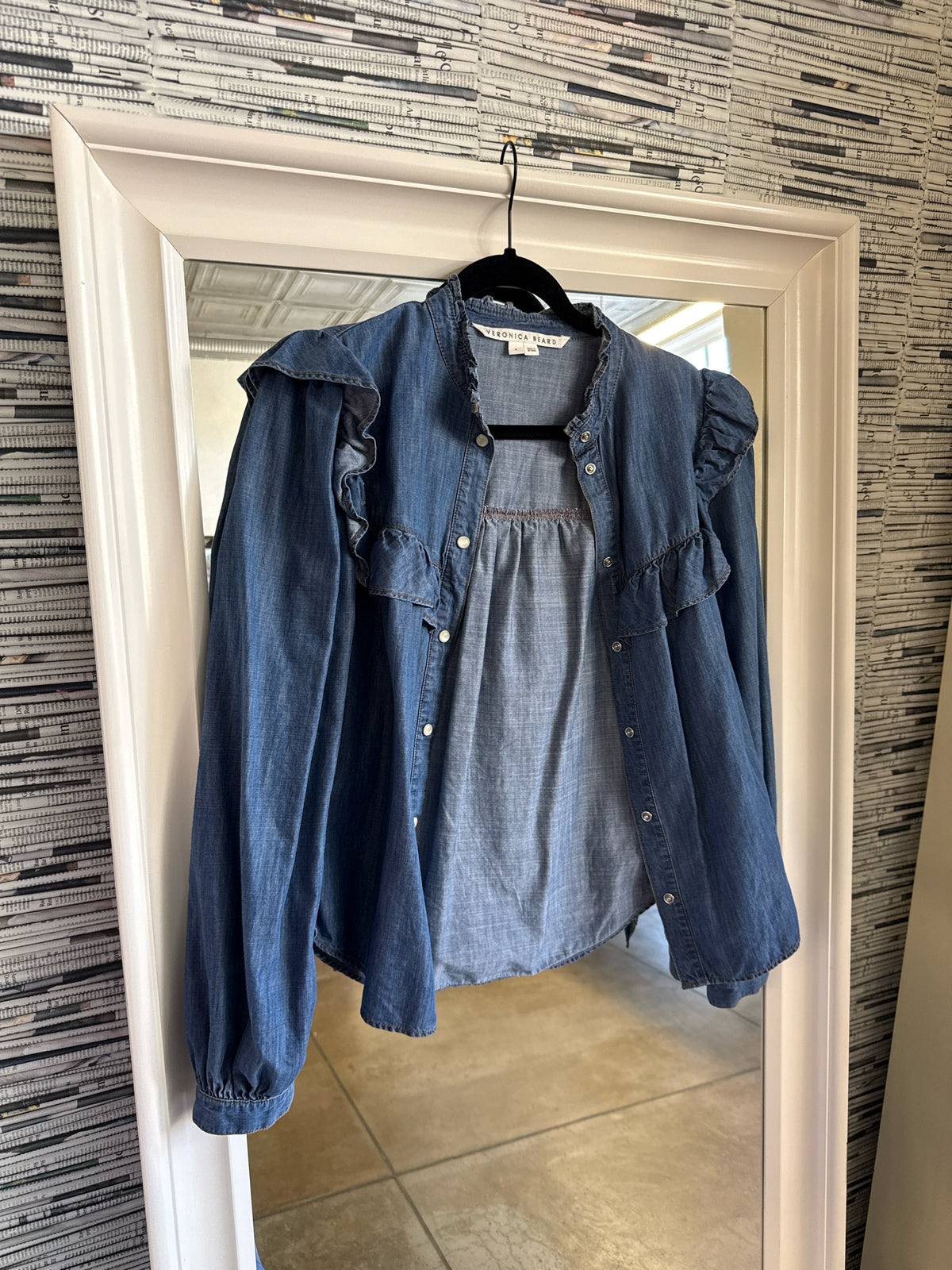 VERONICA BEARD Size 4 Denim Top