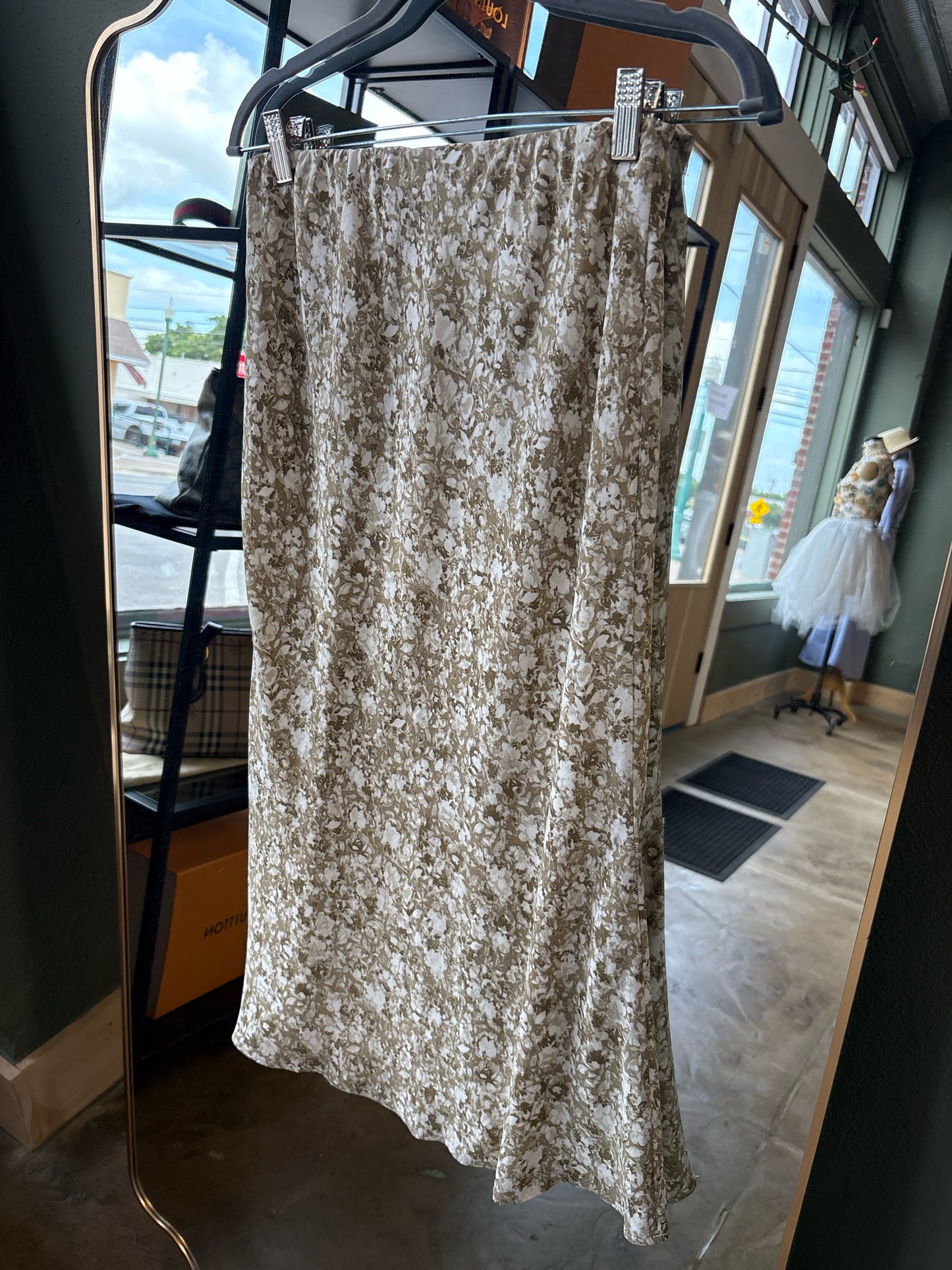 halogen Size XS khaki + white Skirt