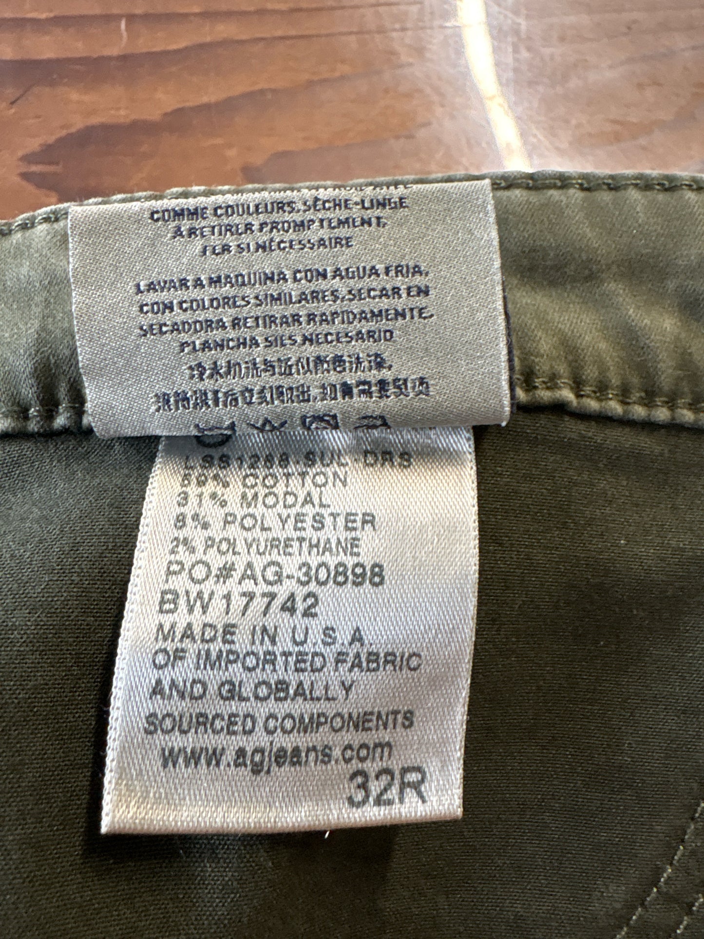 AG Size 32 Green Pants