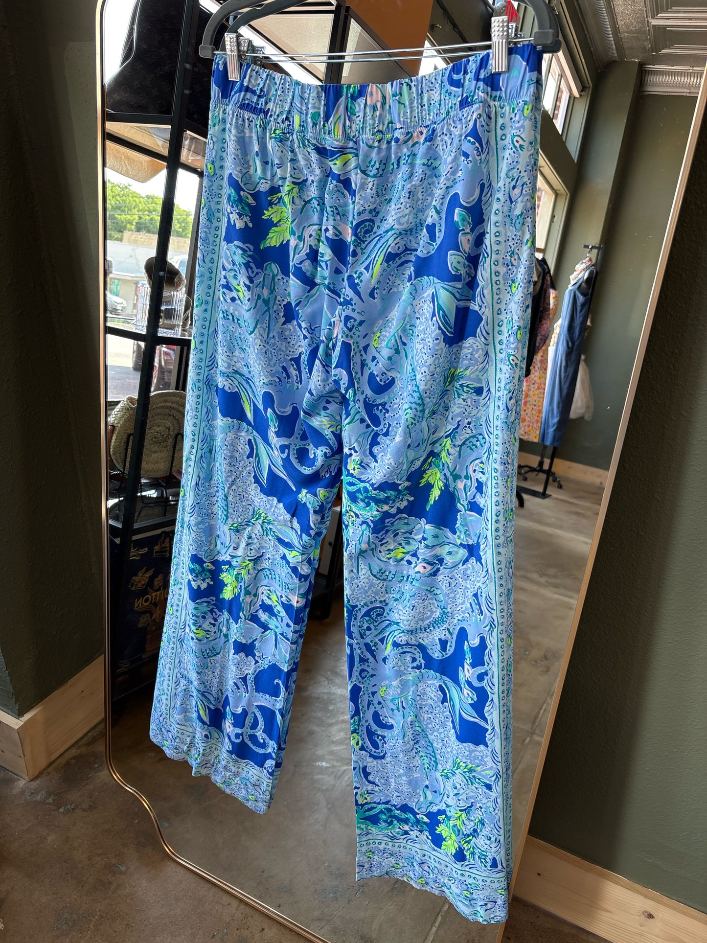 Lilly Pulitzer Size M blue + multi Paisley Pants