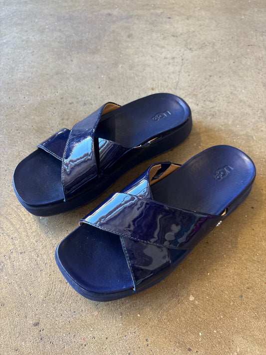 Ugg Shoe Size 6 Purple Sandals