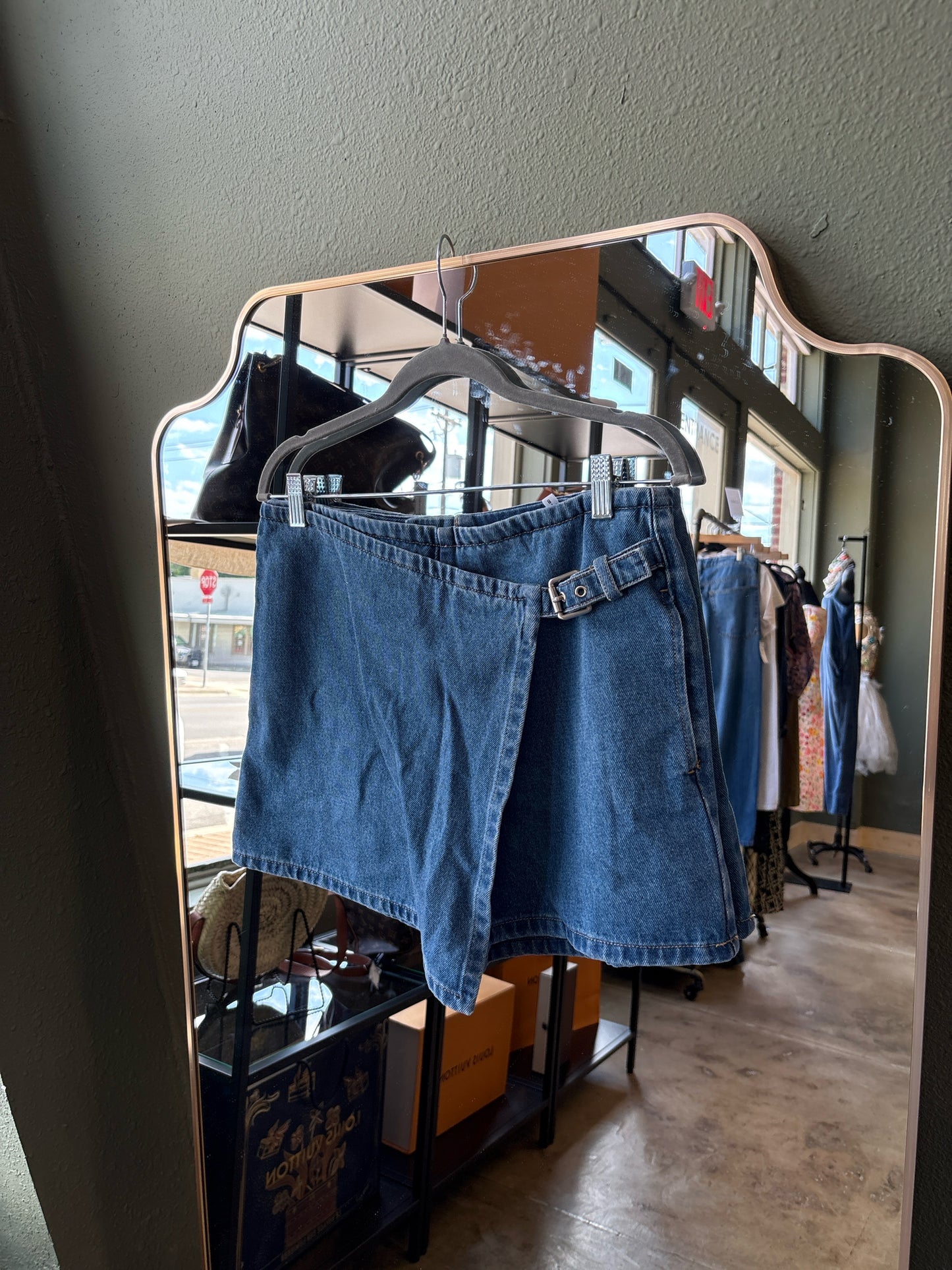 LOFT Size 8 Denim Skort