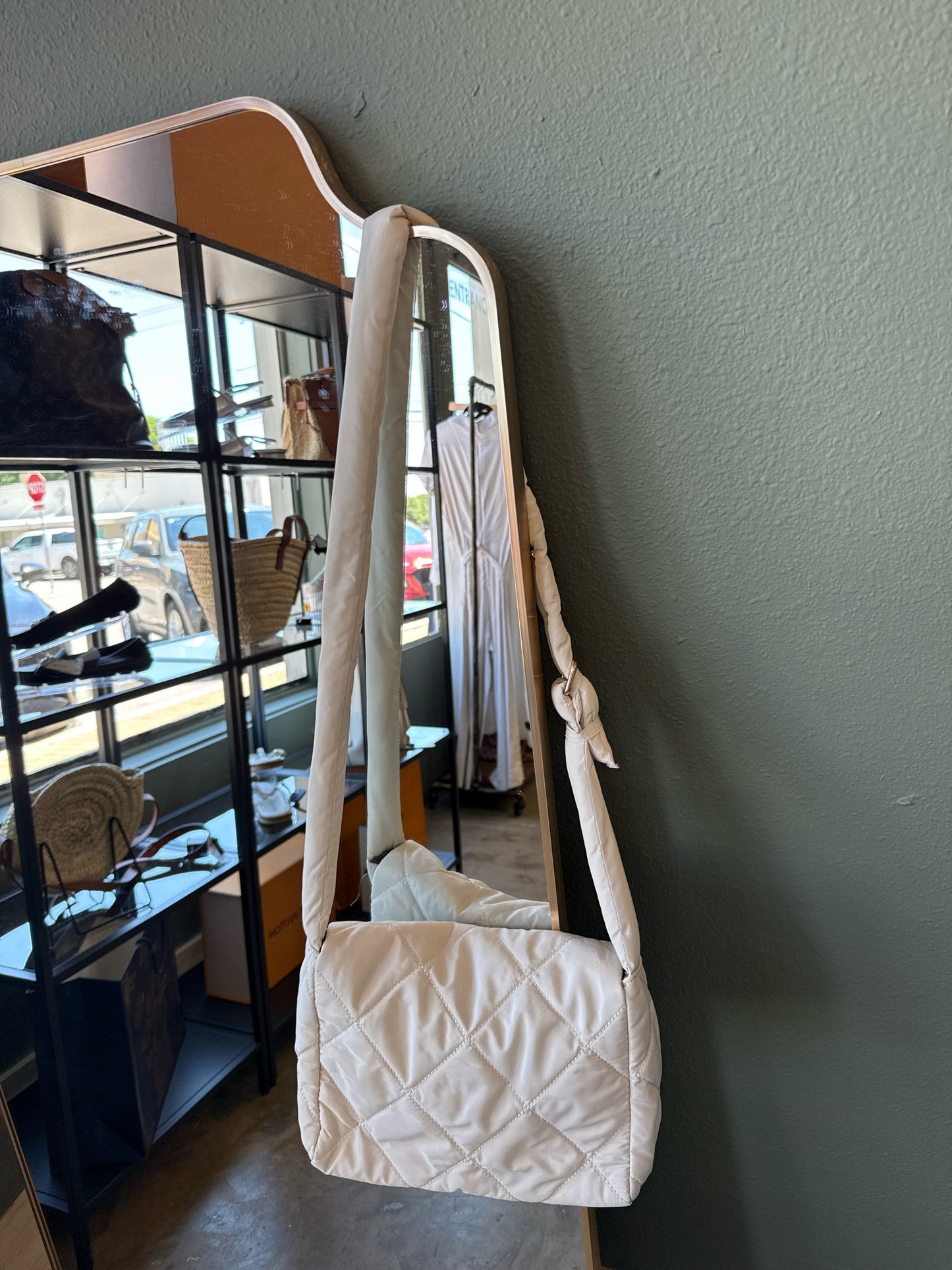 Urban Expressions White Quilted Purse