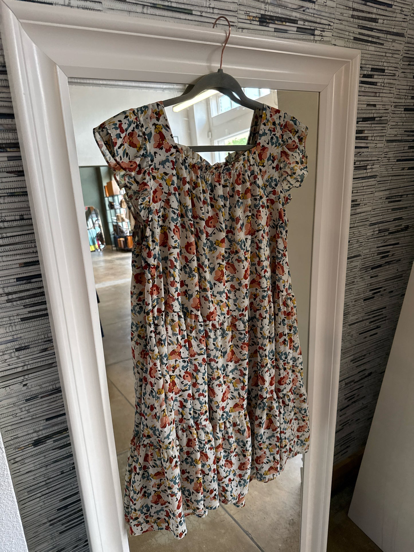 Hayden Los Angeles Size M Cream/multi Dress
