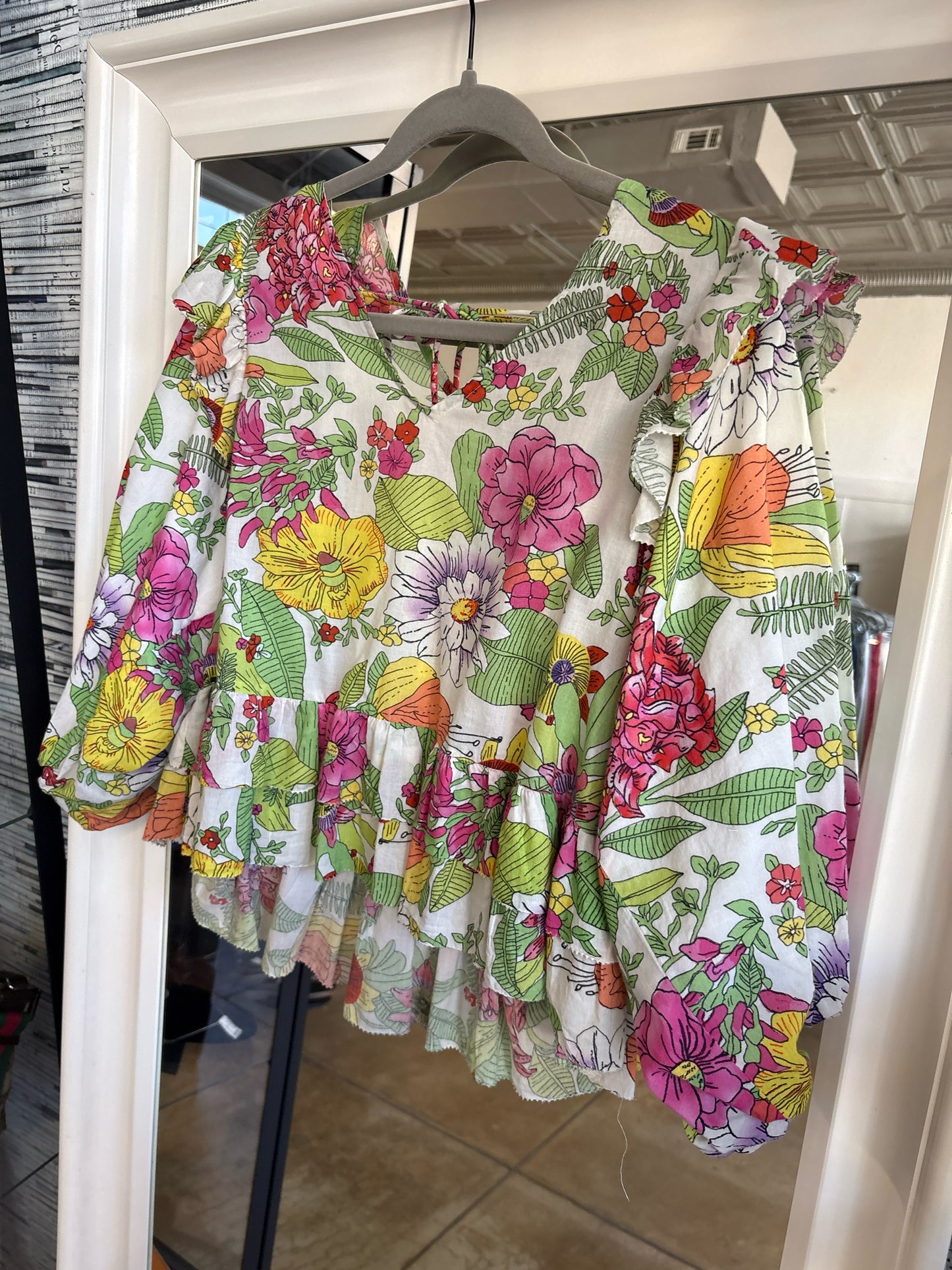 Love The Label Size L white/multi Floral Top