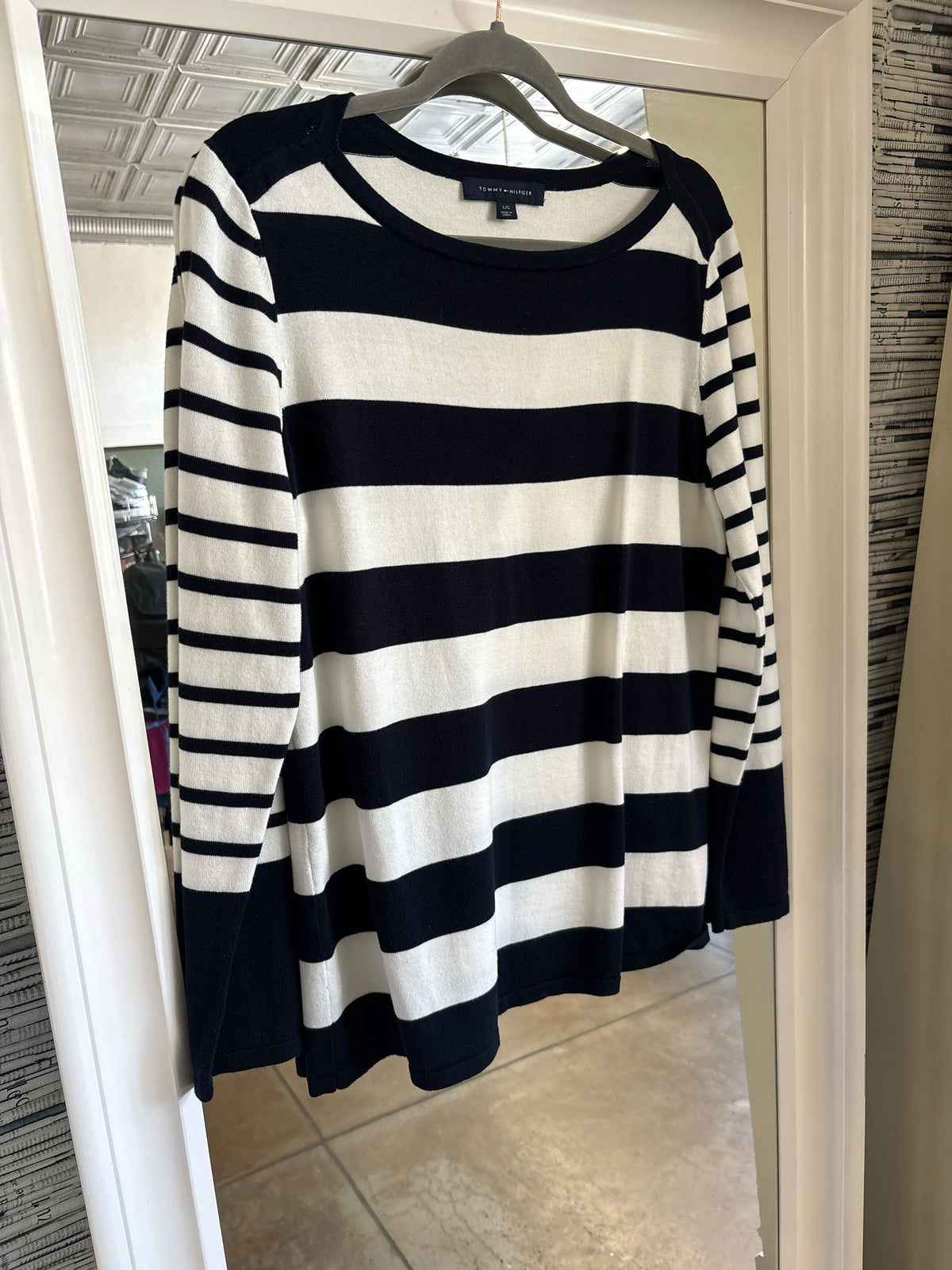 Tommy Hilfiger Size L Navy + white Sweater