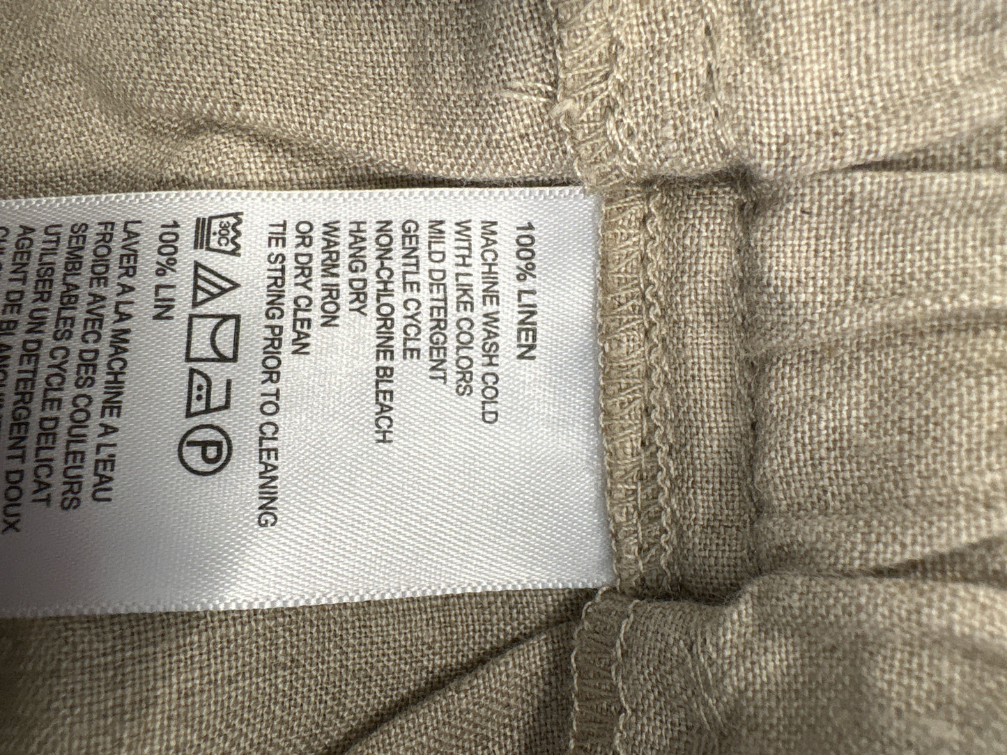 Tommy Bahama Size 4 Oatmeal Shorts