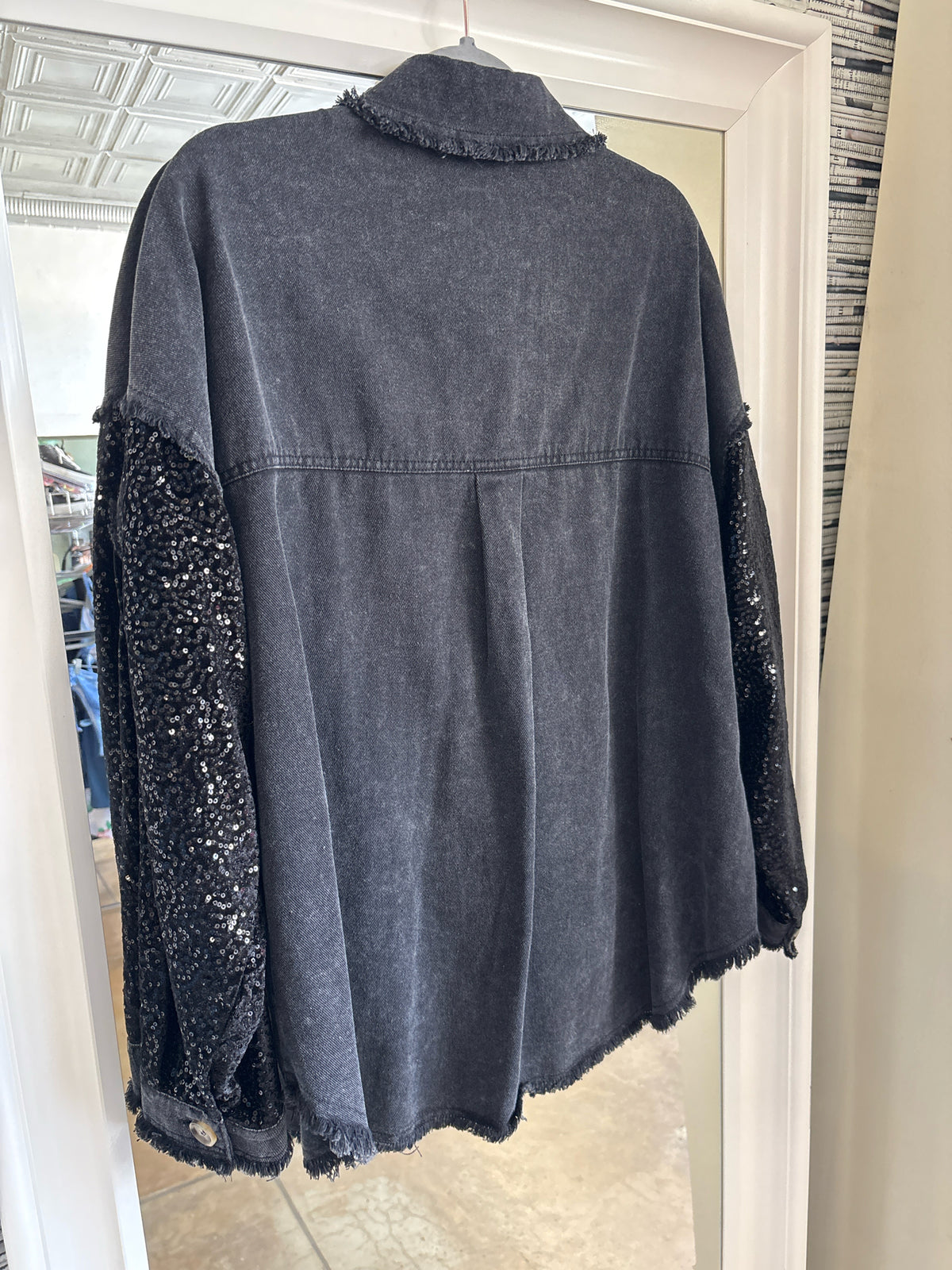 Davi & Dani Size M Black Shacket
