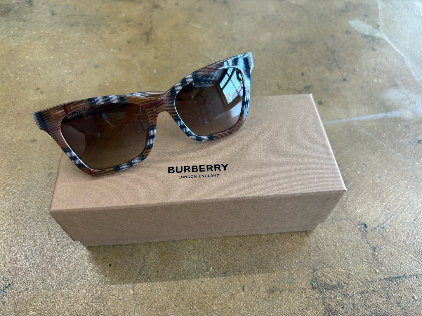 burberry Luxury