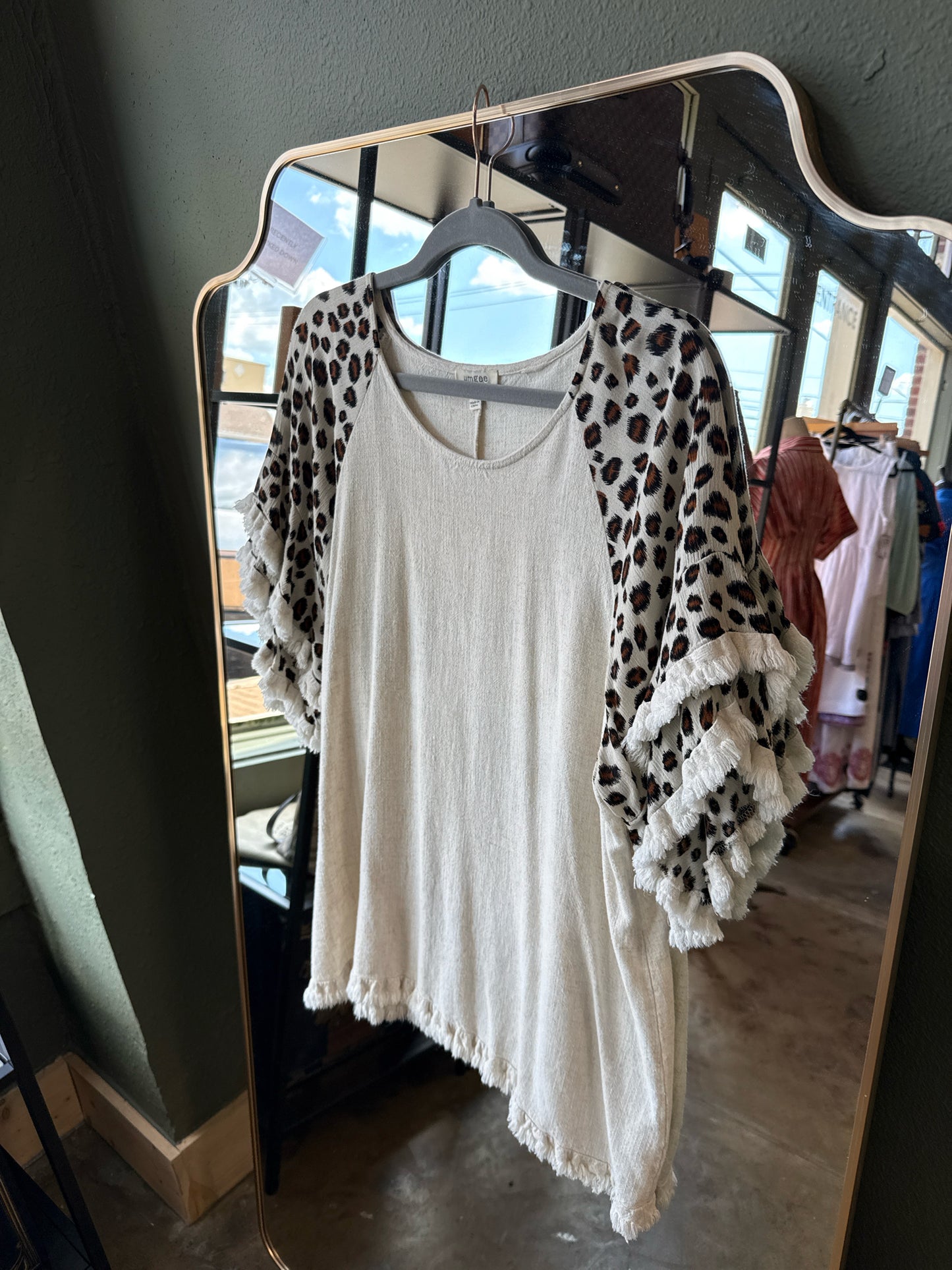 Umgee Size M Cream Top