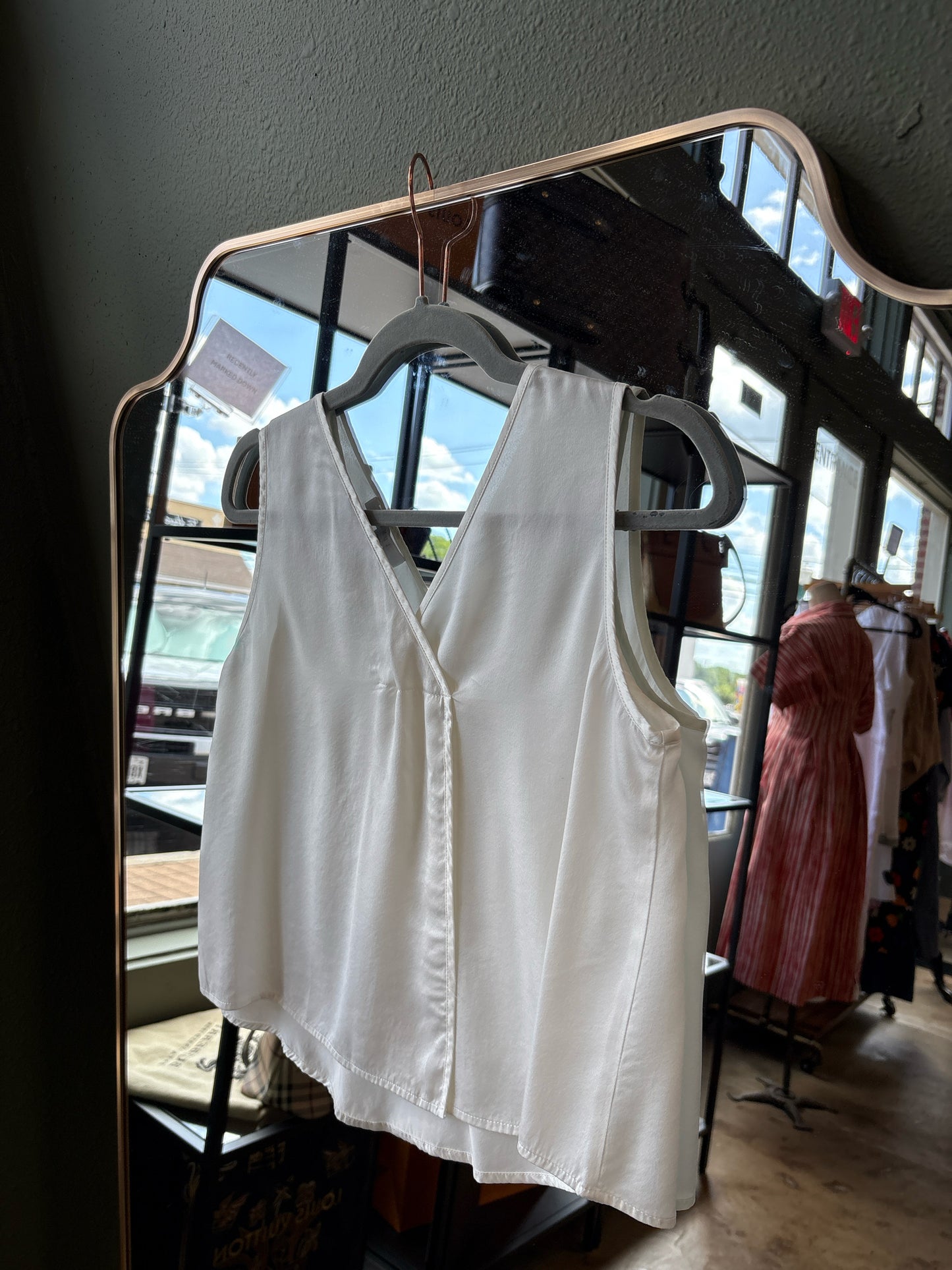 LUNYA Size XS Cream Top