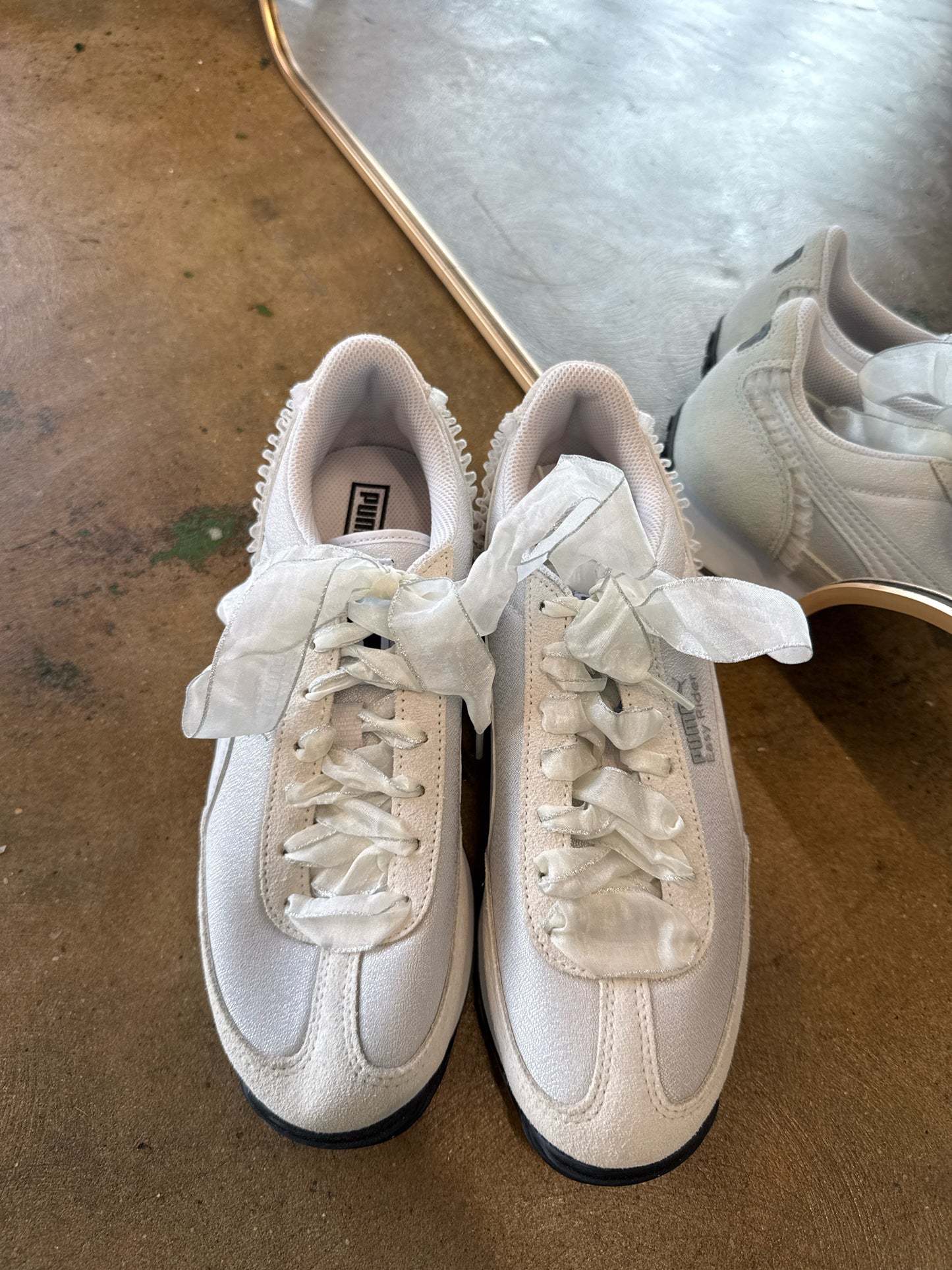 puma Shoe Size 7.5 White Sneakers