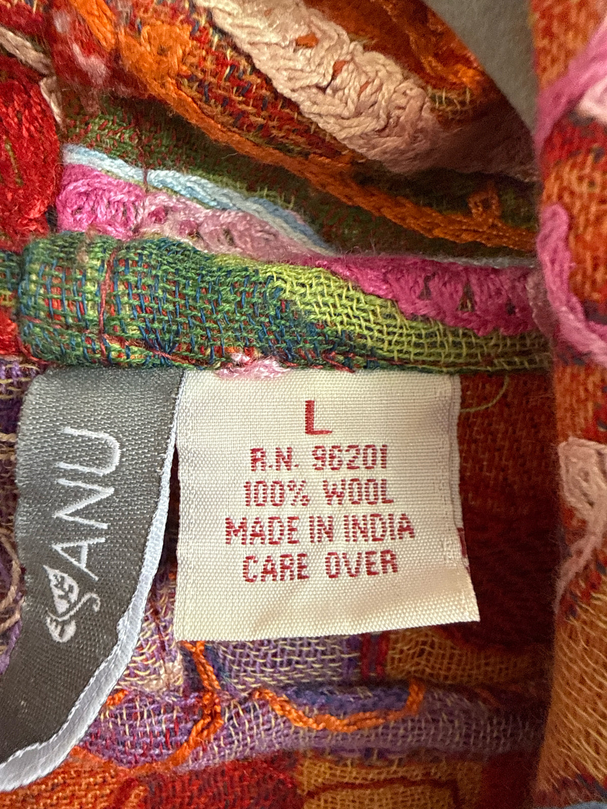 ANU Size L multi Vest