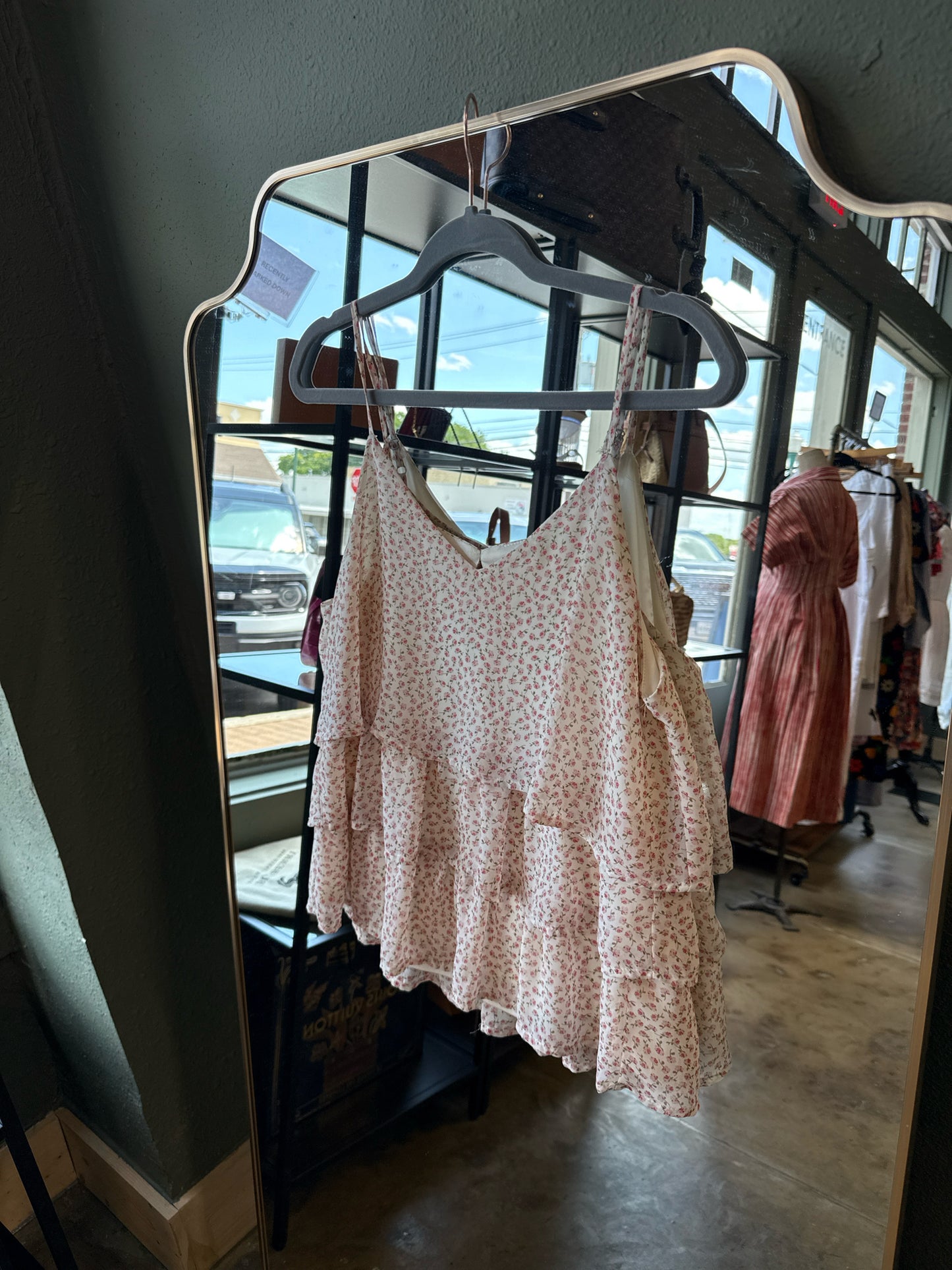 sienna sky Size M pink/white Top
