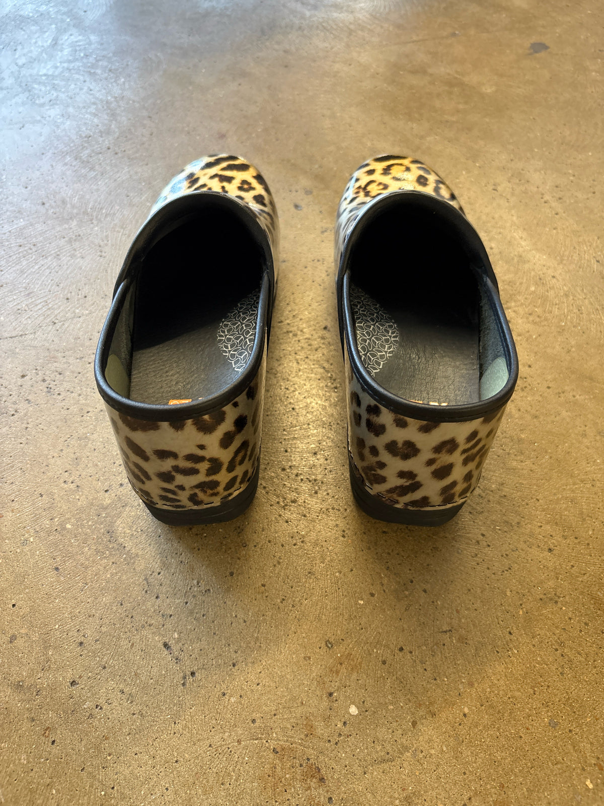 Dansko Shoe Size 40 Leopard Clogs