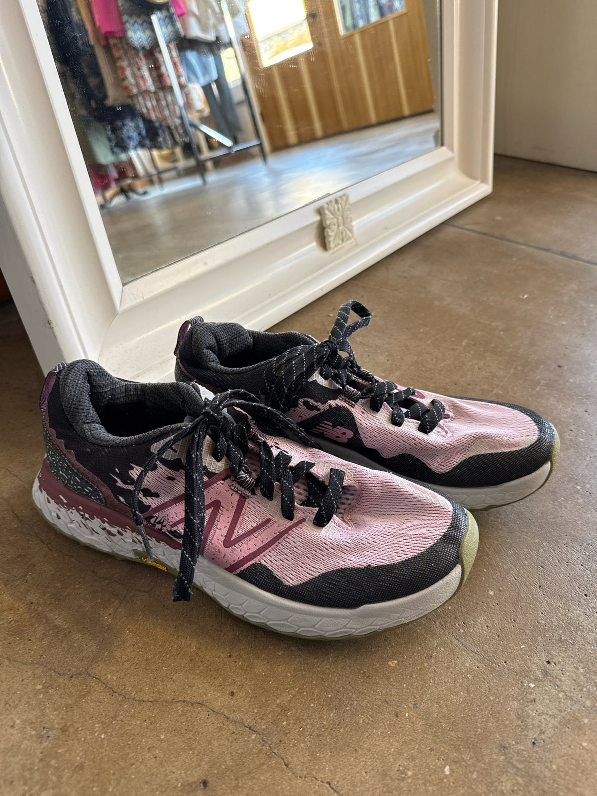 NEW BALANCE Shoe Size 9.5 Sneakers